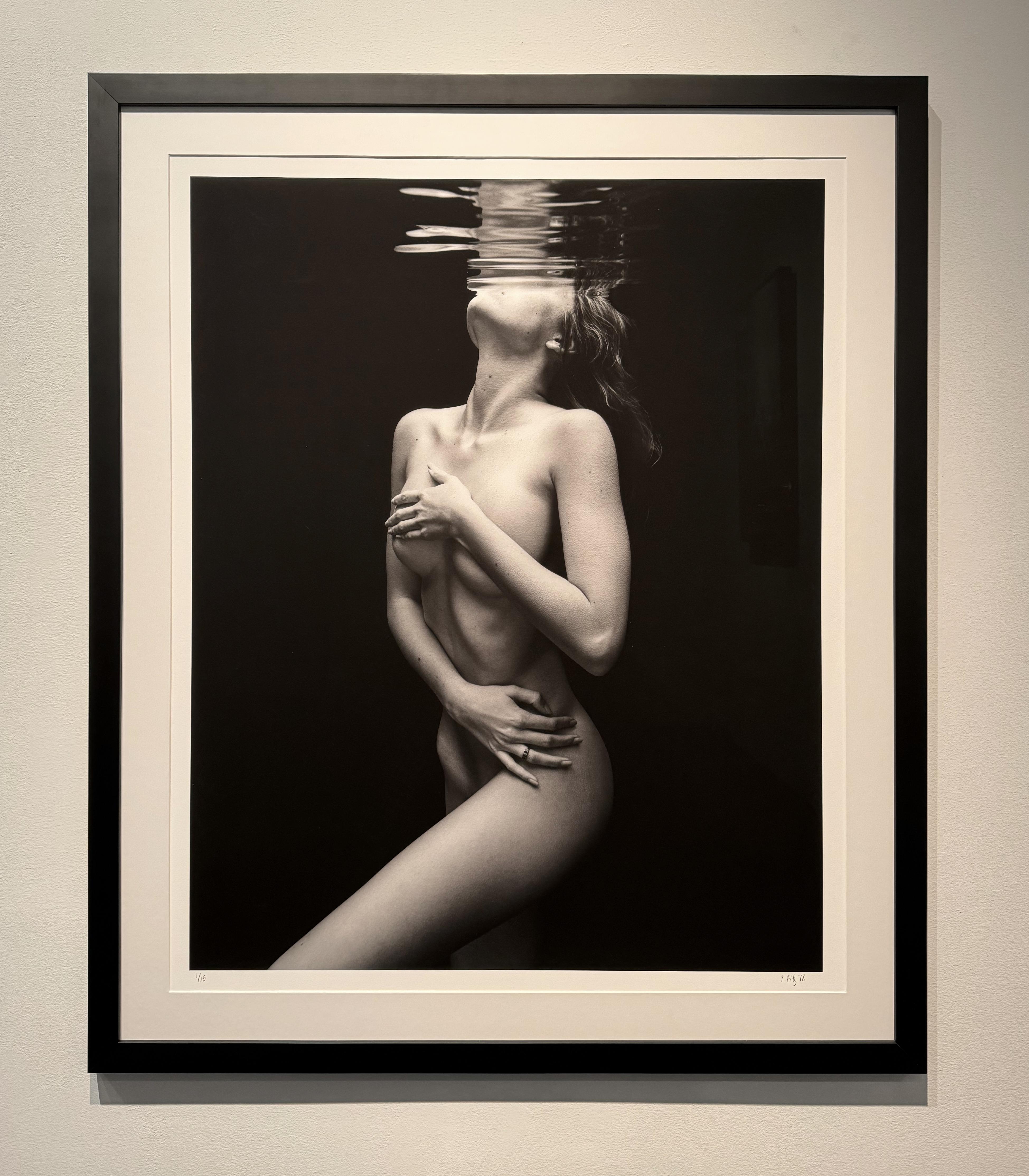 Form A - Photograph di Phoebe Fitz