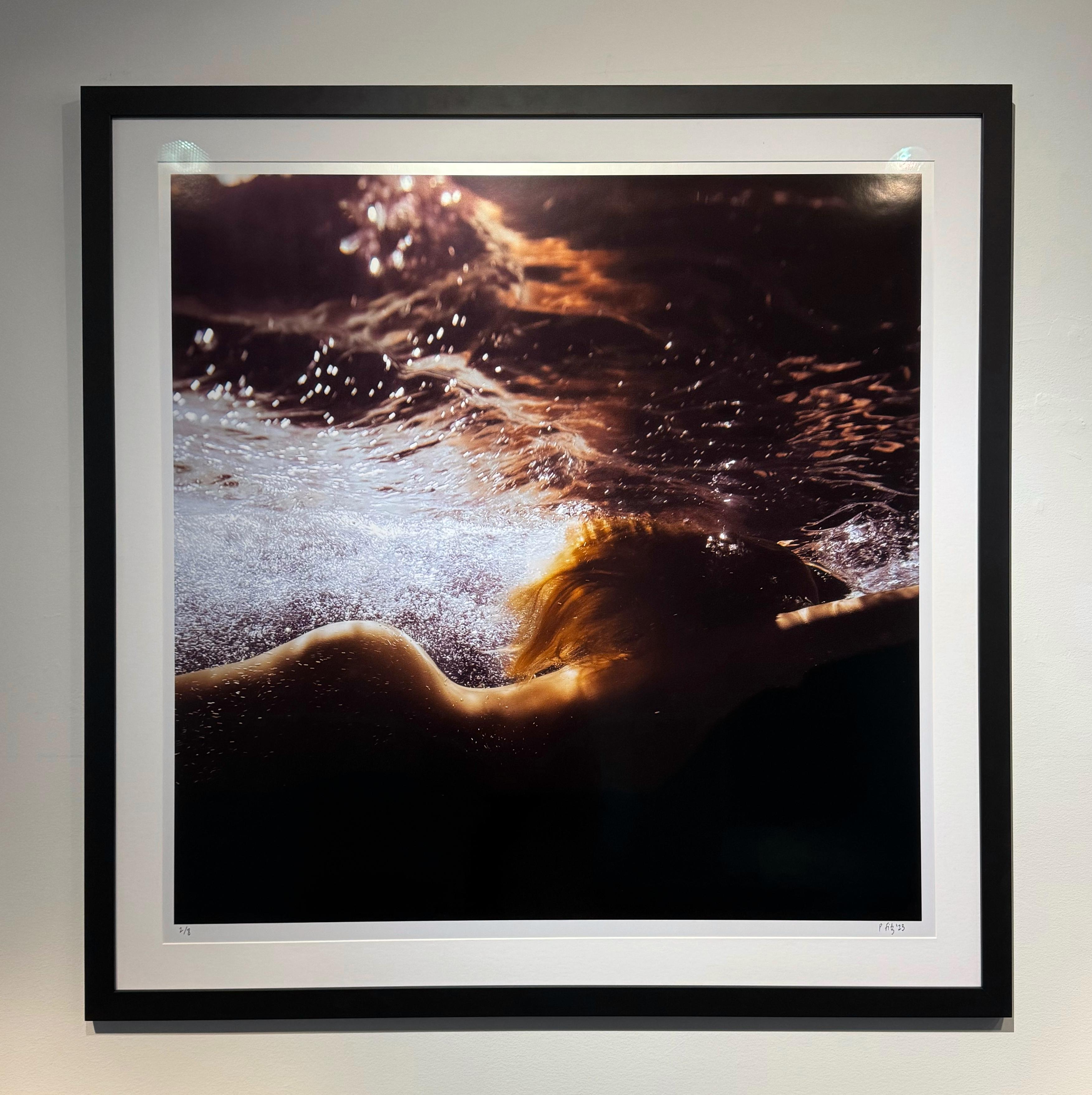 Raggiungere - Photograph di Phoebe Fitz