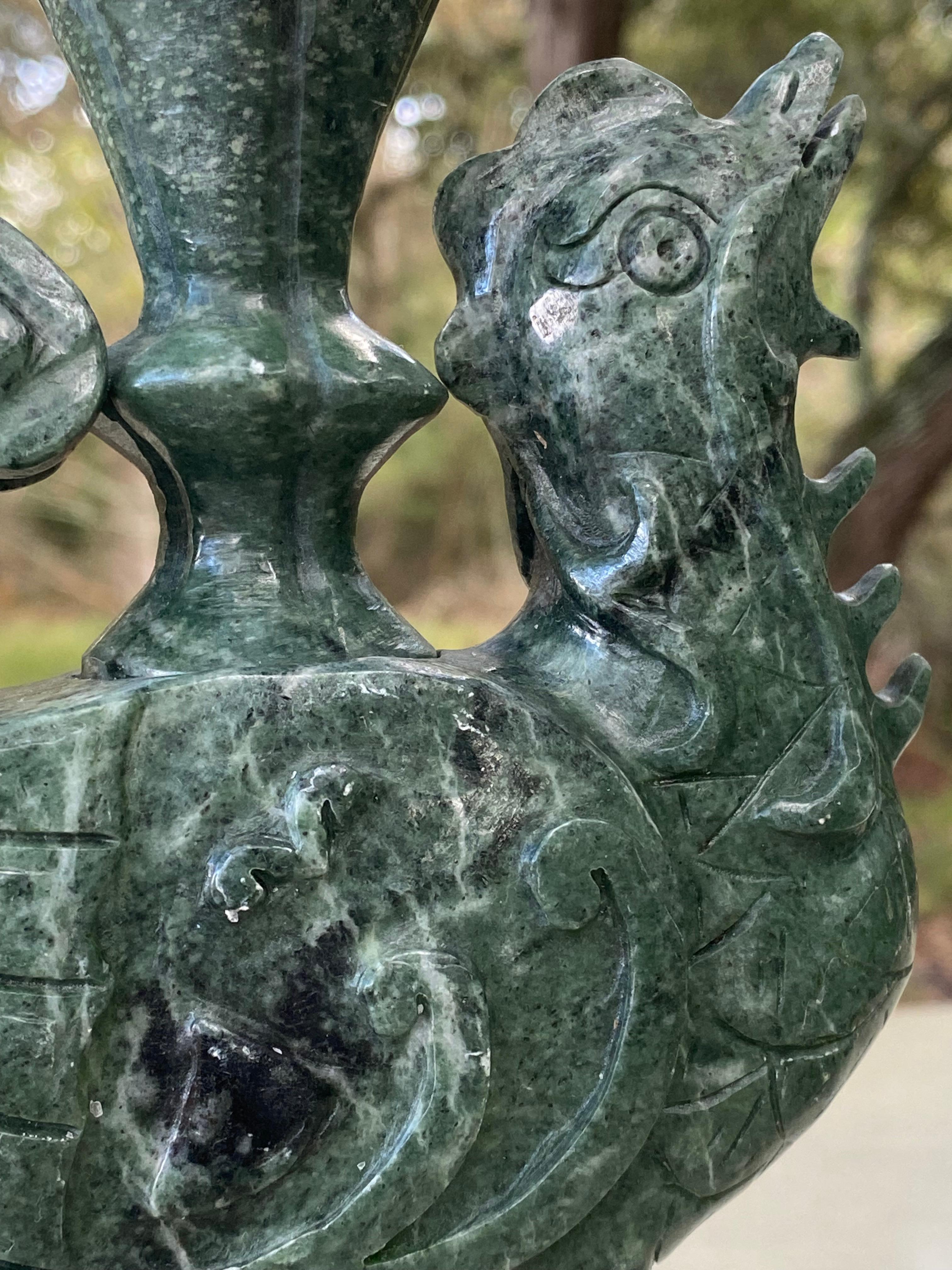 Sculture Phoenix in giada Spinach In condizioni buone in vendita a Round Top, TX
