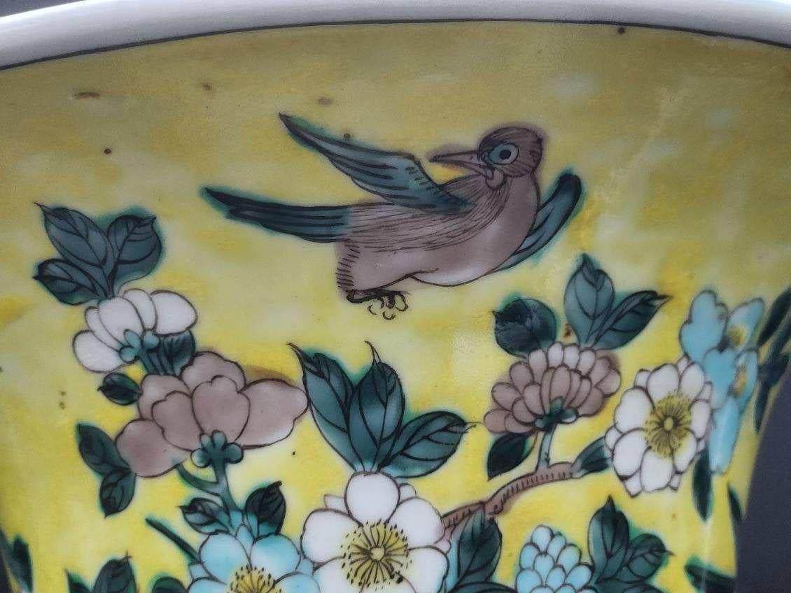 Porcelaine Phoenix Tail Yen Yen Grande paire de vases en porcelaine de Chine de la dynastie Qing (18e siècle) en vente