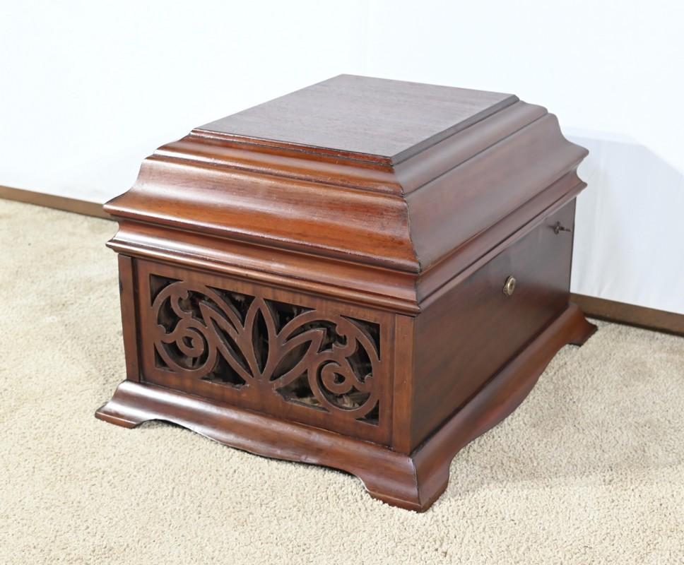 20ième siècle Phonographe Silvertone modèle VII en acajou - 1920 en vente