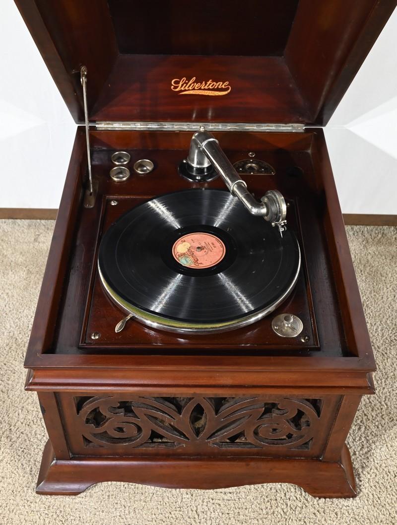Acajou Phonographe Silvertone modèle VII en acajou - 1920 en vente