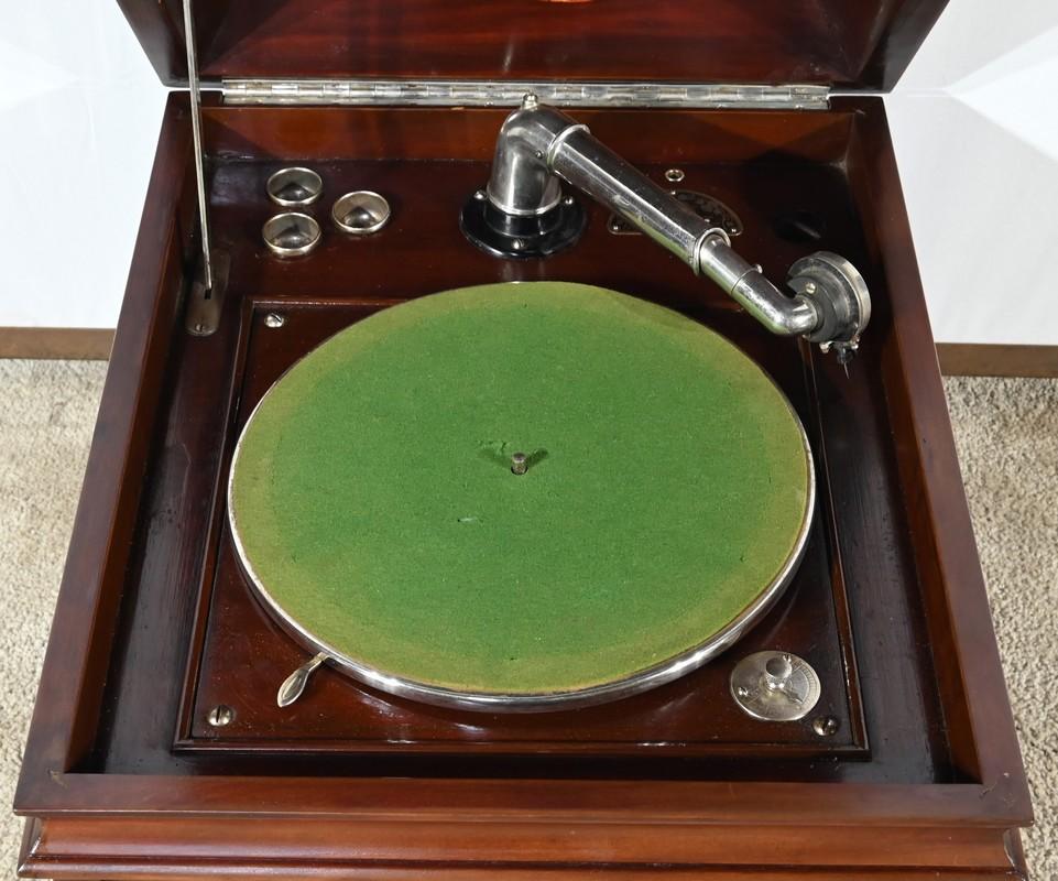 Phonographe Silvertone modèle VII en acajou - 1920 en vente 2