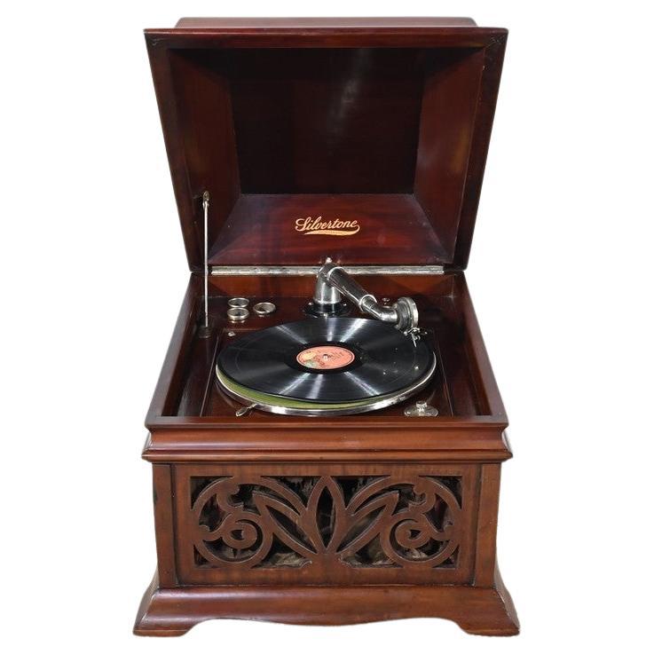 Silvertone Model VII Phonograph in Mahogany – 1920