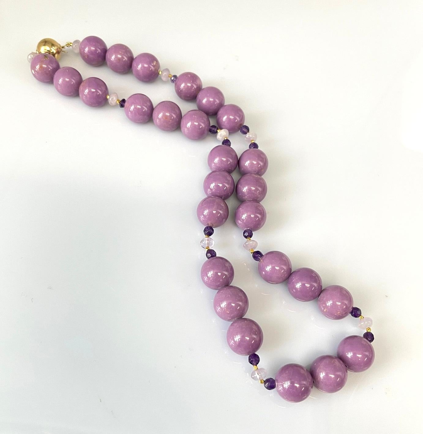 Fosfosiderite, Kunzite e Ametista  Collana di perline con oro giallo, 20 pollici in vendita 2