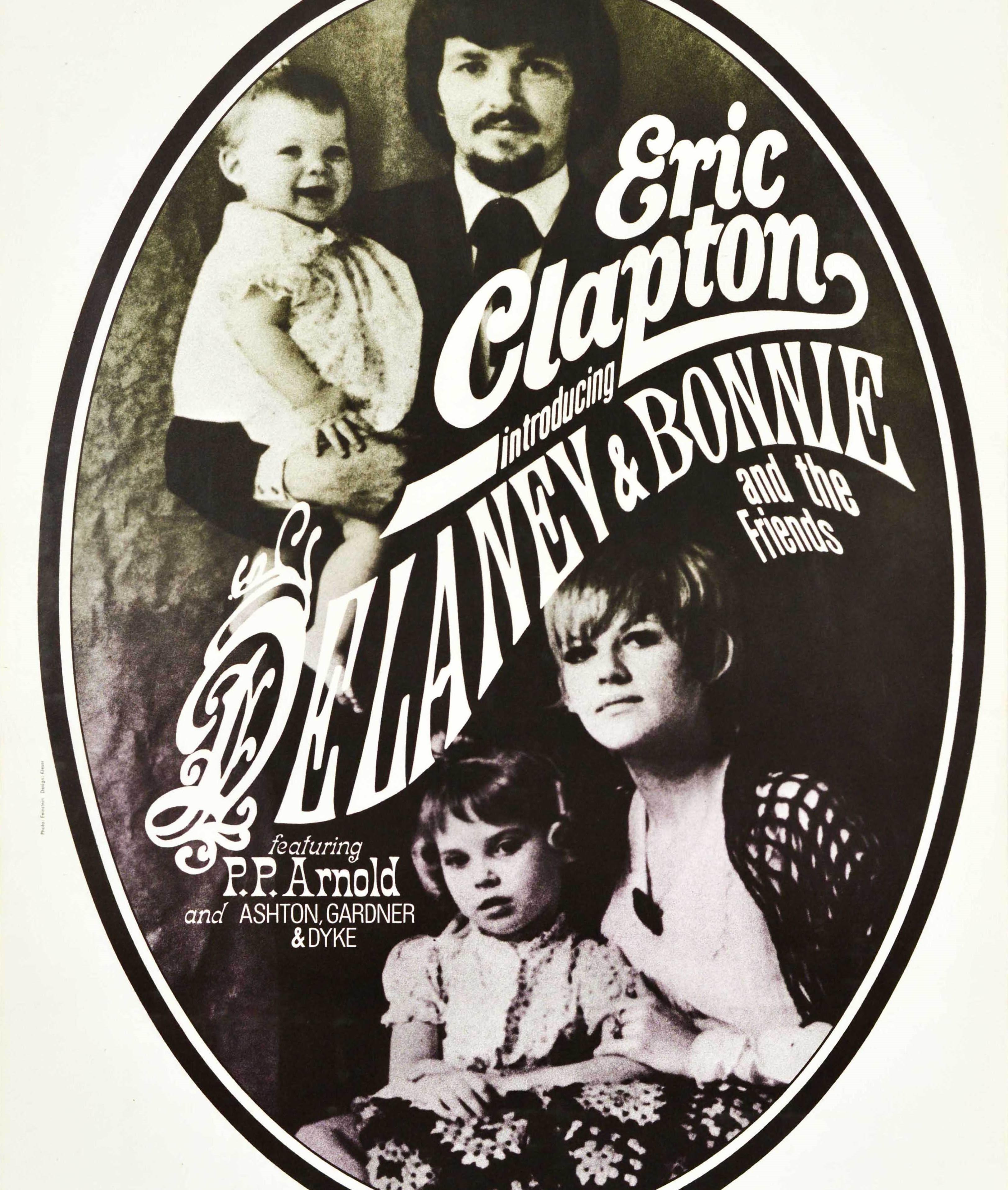 Locandina originale di un concerto d'epoca di Eric Clapton che presenta Delaney & Bonnie and the Friends con P.P. Arnold e Ashton, Gardner & Dyke presentato da Gunnel Management e Lippmann + Rau con una fotografia di famiglia in bianco e nero in una