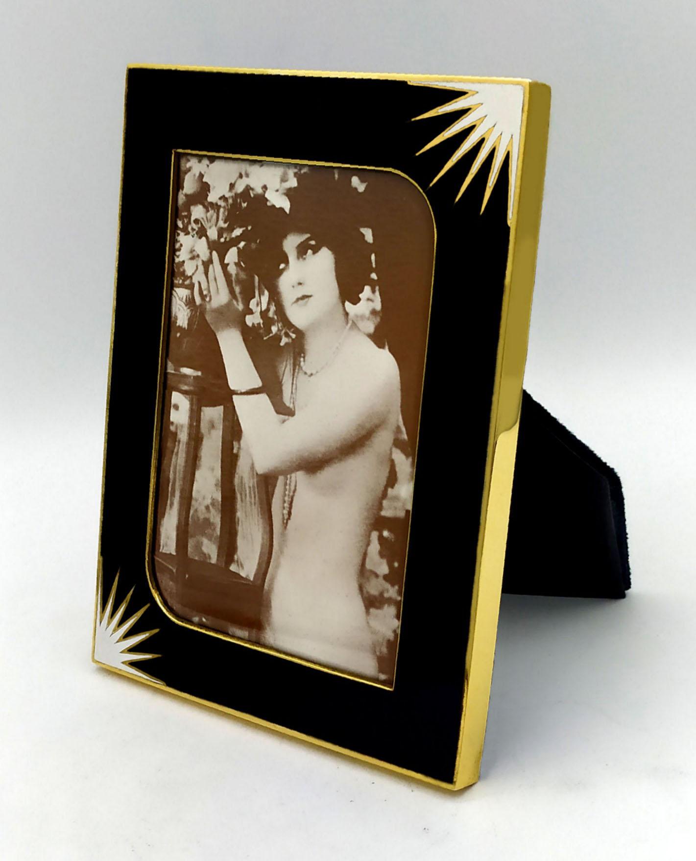 Italiano Cornice per foto in stile Art Deco con smalto bianco e nero in argento Sterling Salimbeni in vendita