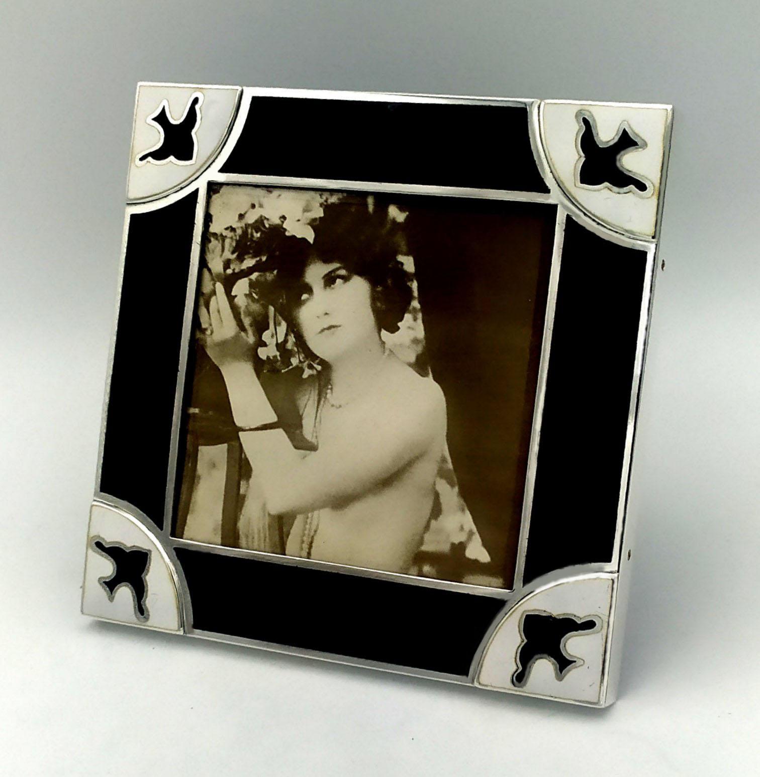 Late 20th Century Photo Frame Black and White Enamel Squared Shape Sterling Silver Salimbeni For Sale