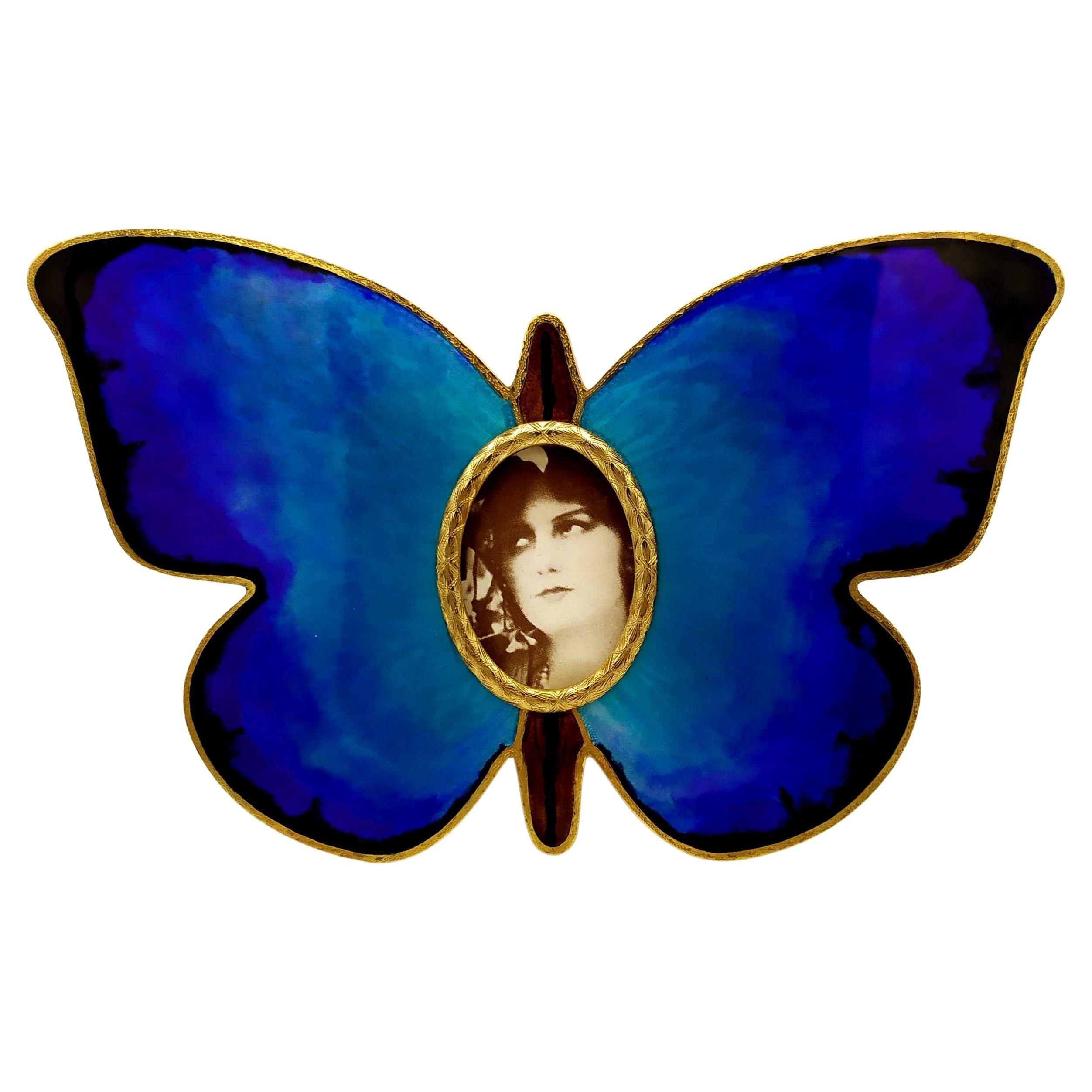 Cadre photo en forme de papillon cuit Émail sur guillochè et gravures à la main Sterl