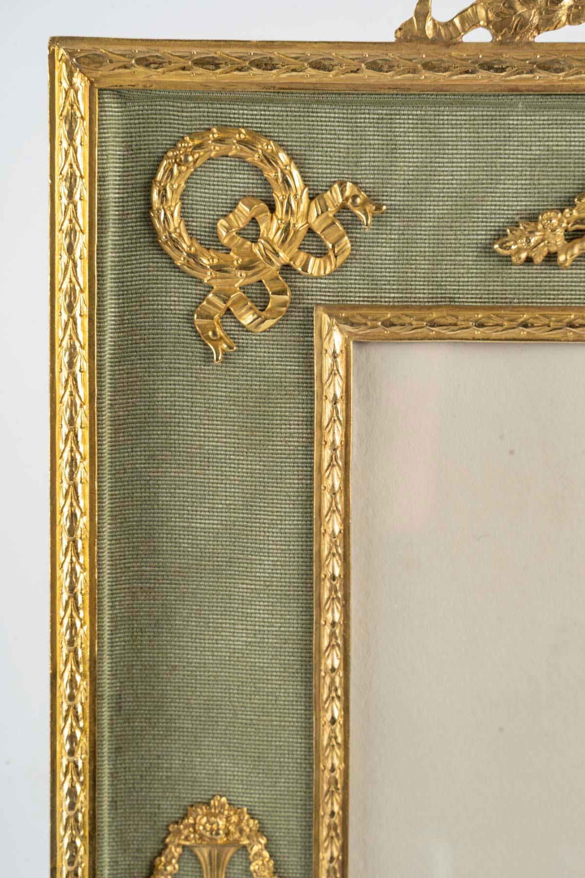 Napoléon III Photo Frame for a Large Photo in Gilded Bronze, Napoleon III, 19th Century. en vente