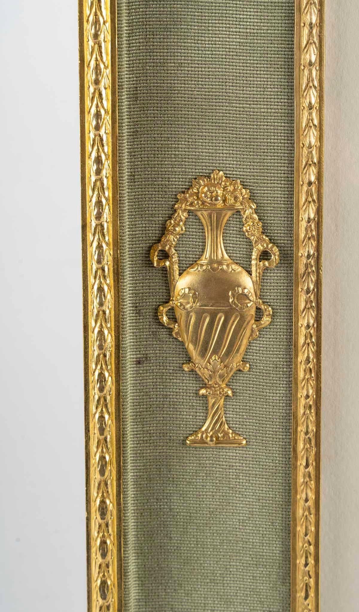 Français Photo Frame for a Large Photo in Gilded Bronze, Napoleon III, 19th Century. en vente