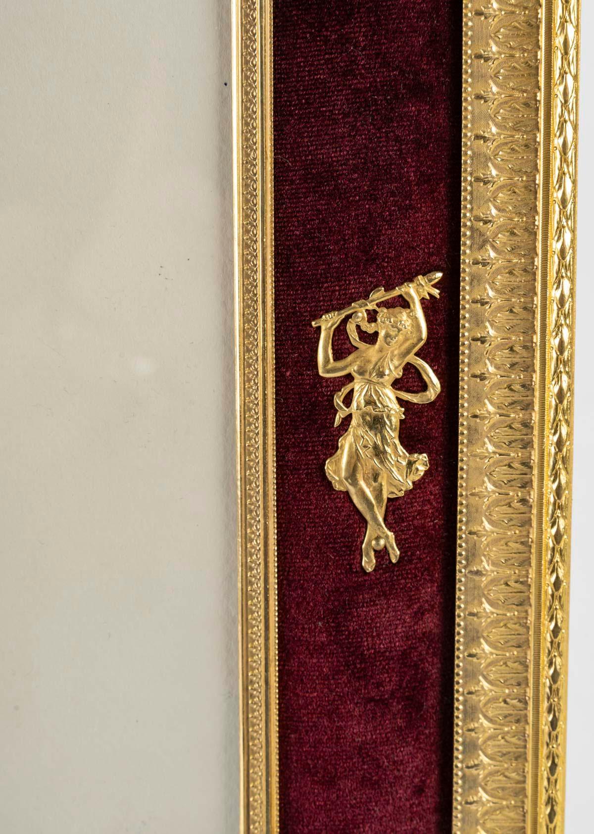 Doré Photo Frame for a Large Photo in Gilded Bronze, Napoleon III, 19th Century. en vente