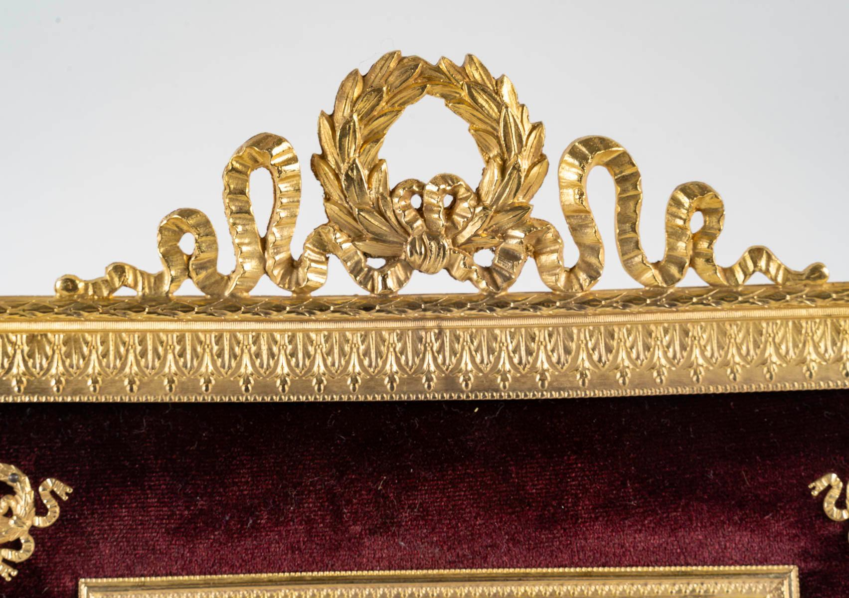 Photo Frame for a Large Photo in Gilded Bronze, Napoleon III, 19th Century. Bon état - En vente à Saint-Ouen, FR
