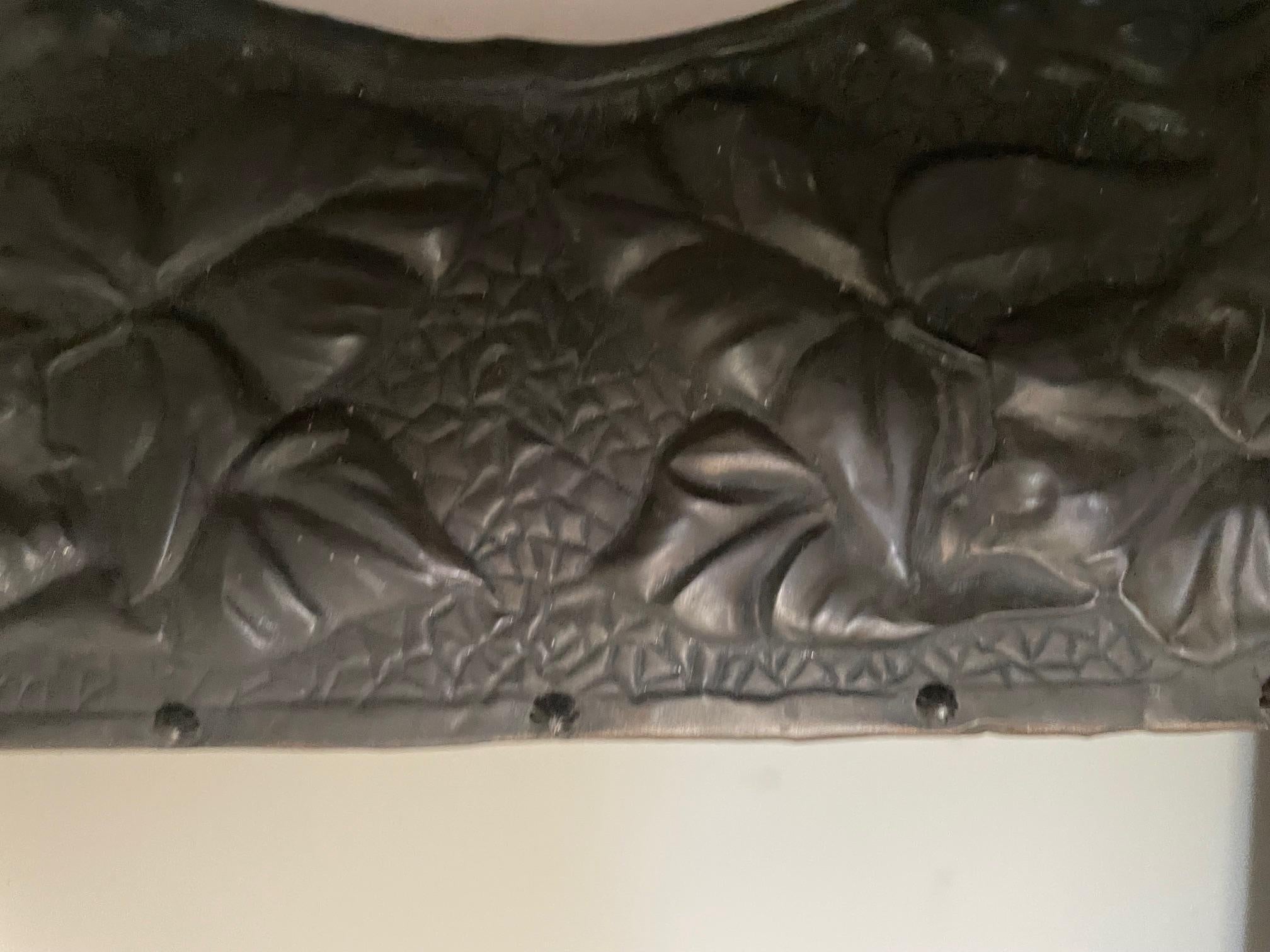 Marco de fotos en cobre repujado Art Nouveau en venta
