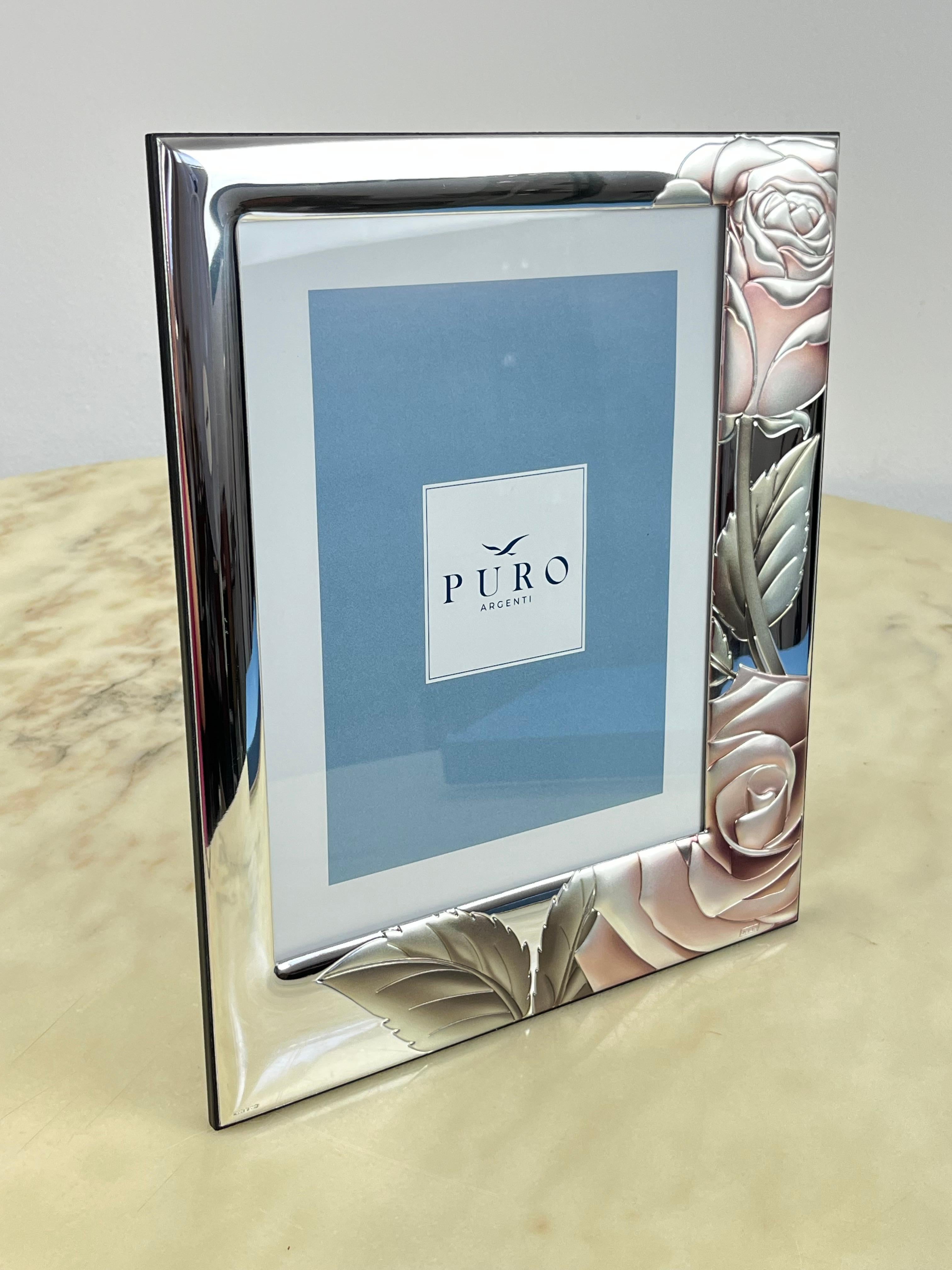 Italian Photo Frame in Enamelled Laminated Silver, made in Italy, 20 x 25 cm For Sale