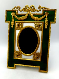 Grand cadre photo de style impérial en émail blanc et vert sur soie en argent sterling