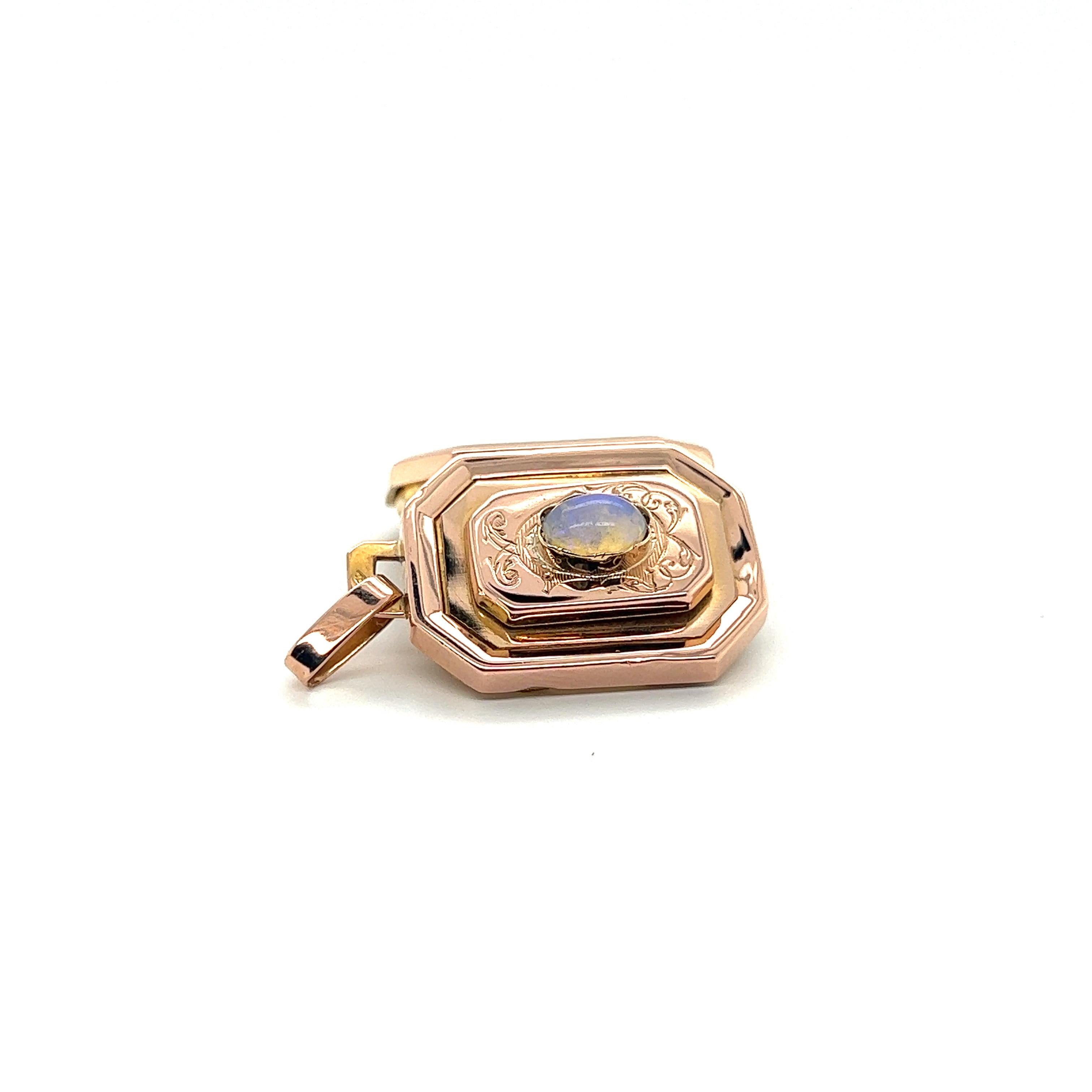 Photo Locket Pendant Yellow Gold 18 Karat In Good Condition For Sale In Vannes, FR