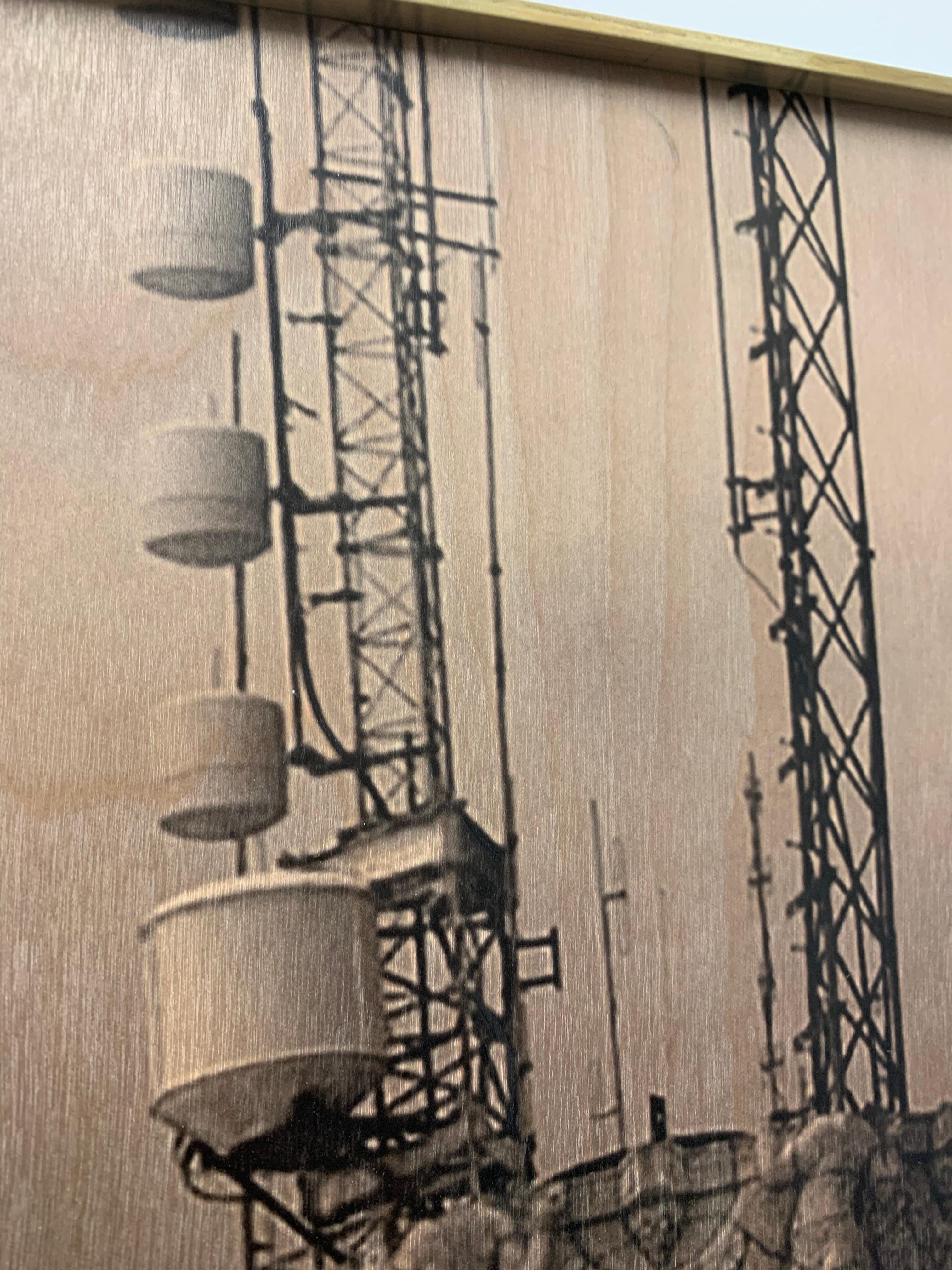 Fototransfer auf Holz mit Messingrahmen:: Leveque-Turm im Angebot 2