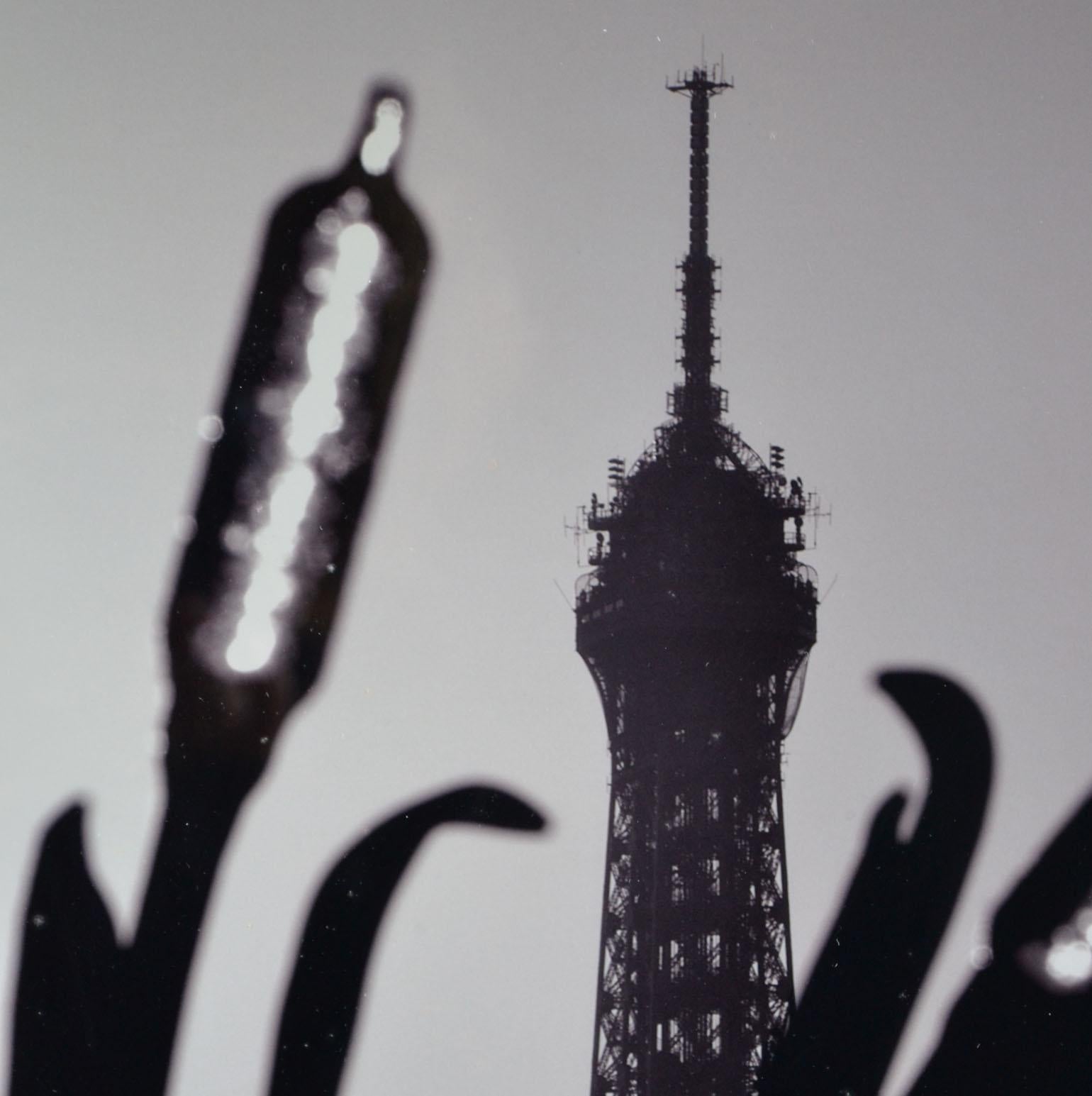 Photographies de Paris par Antonio Brigandí dans les années 1970 avec la Tour Eiffel  en vente 1