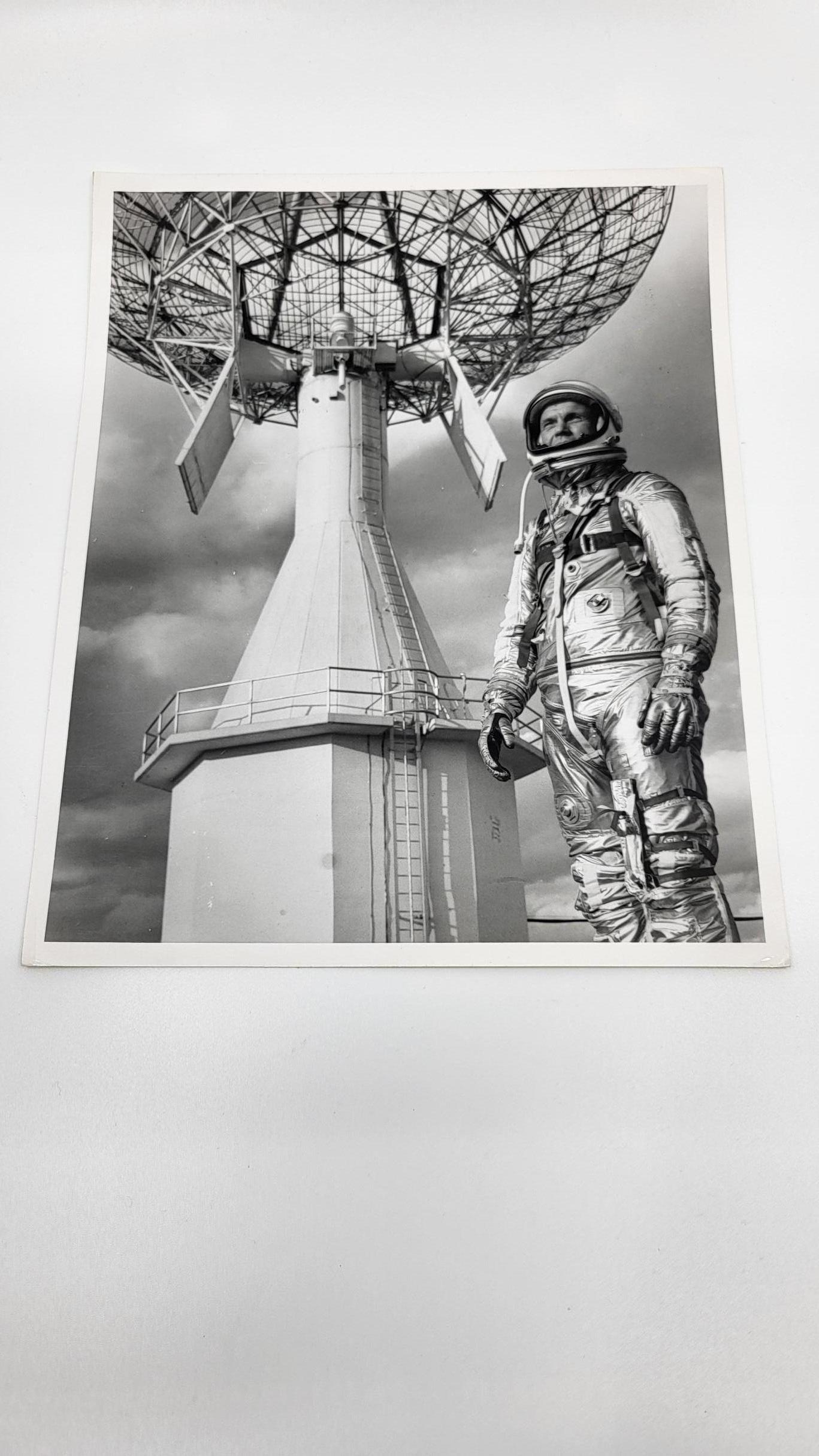 Photographie originale de John Glenn Mercury 7 tampon de la Nasa, 1962 Excellent état - En vente à AIX-LES-BAINS, FR