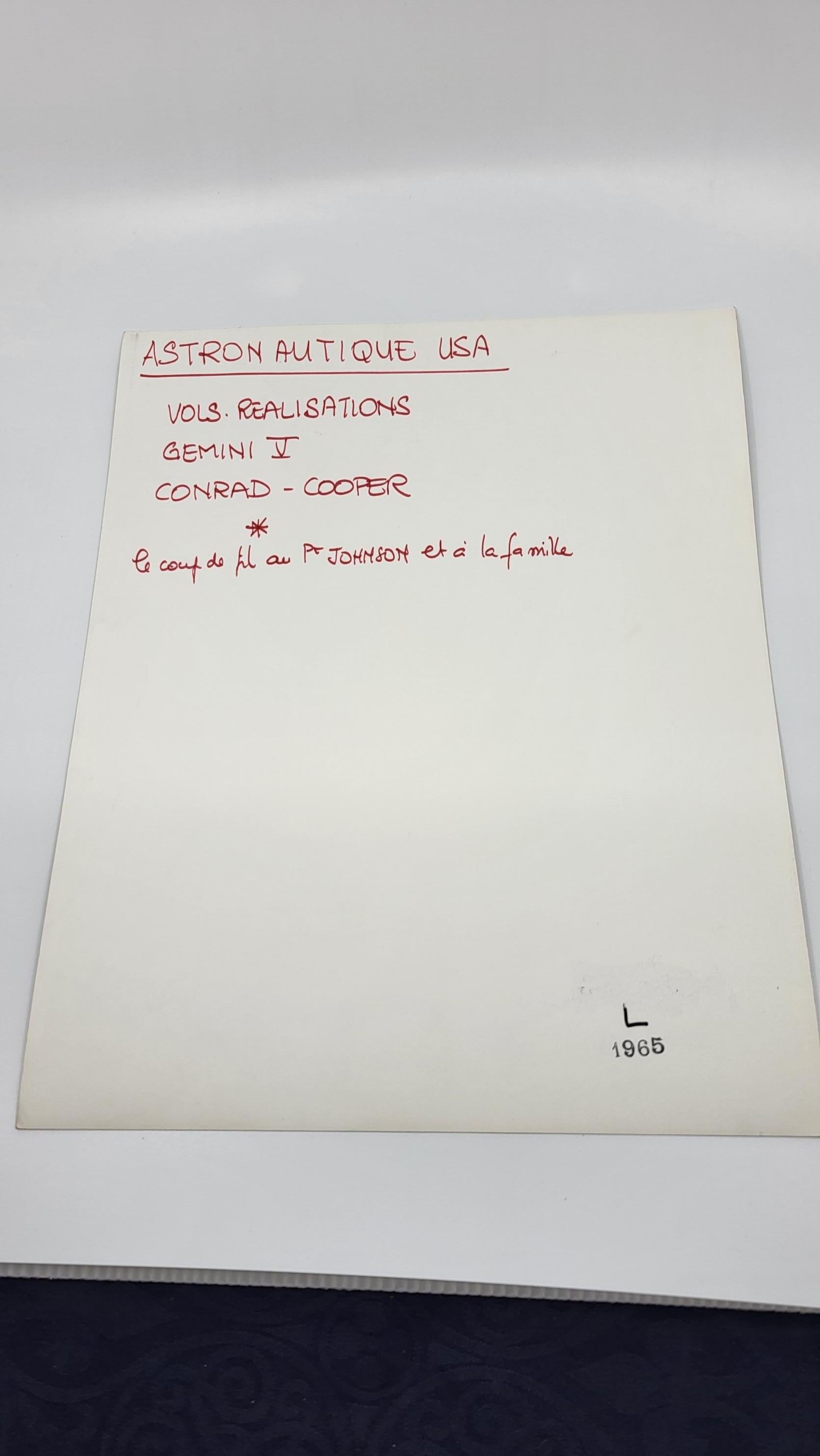 Nasa, Misión Gemini Charles Conrad & Gordon Cooper , 1965 lot de 5 photographie Estadounidense en venta