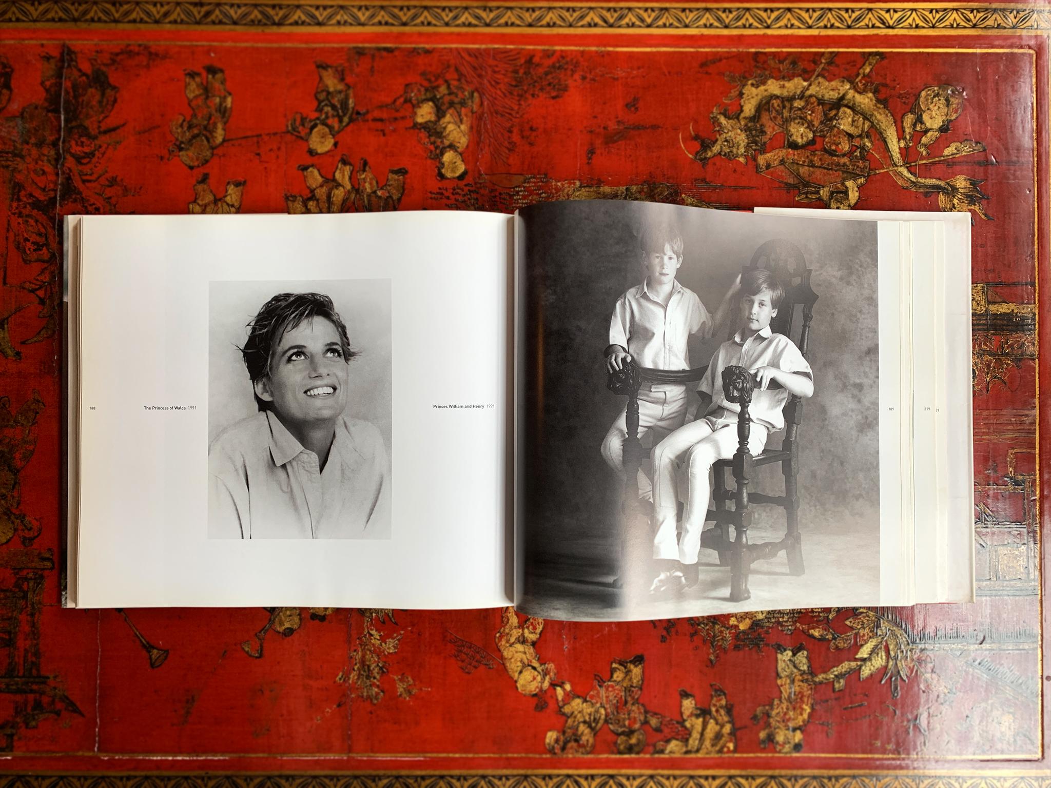 Paper Photographs by Snowdon a Retrospective, Monograph