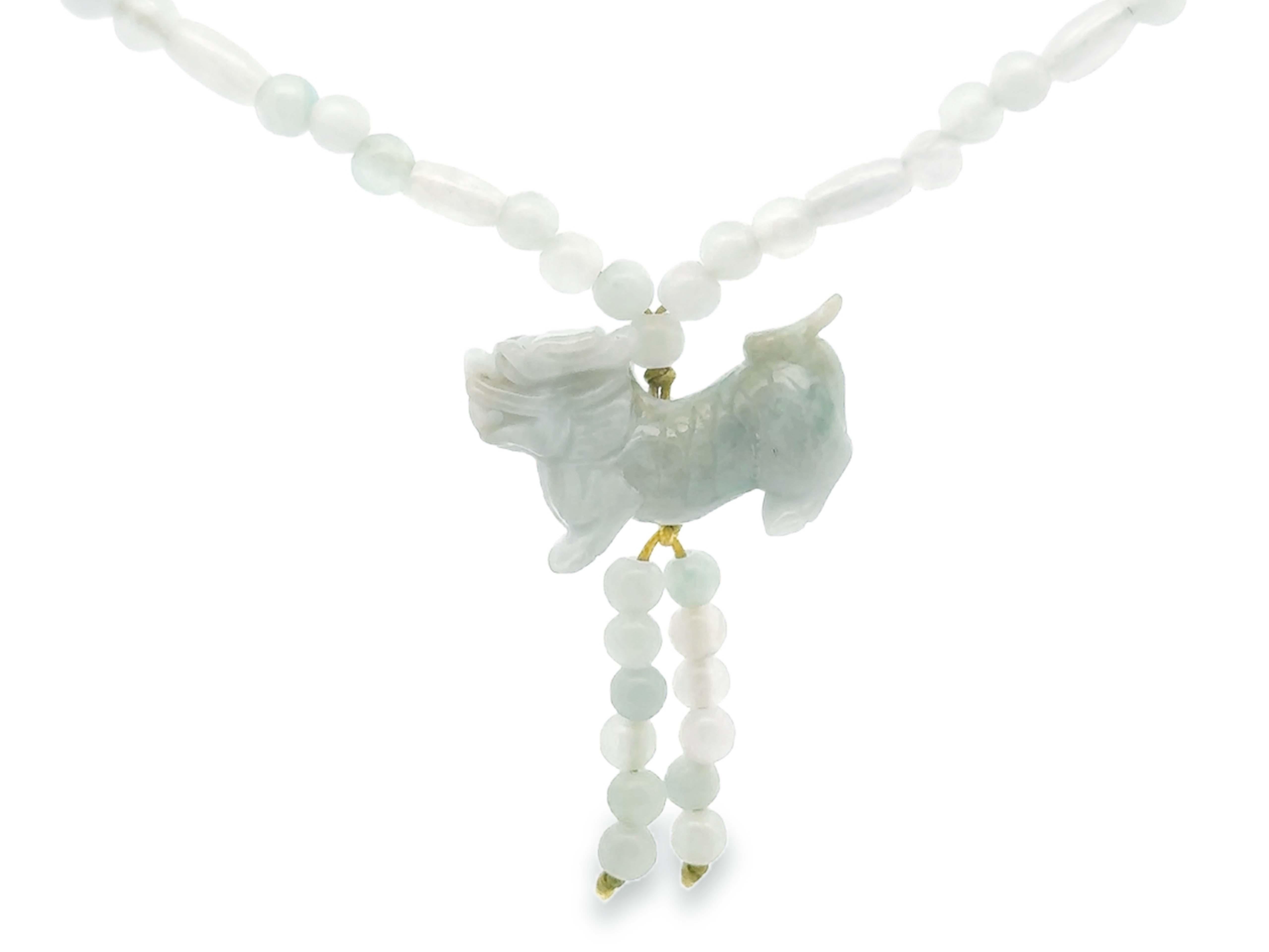 Cabochon Collana di perle di giada verde chiaro di Phu Dog in vendita