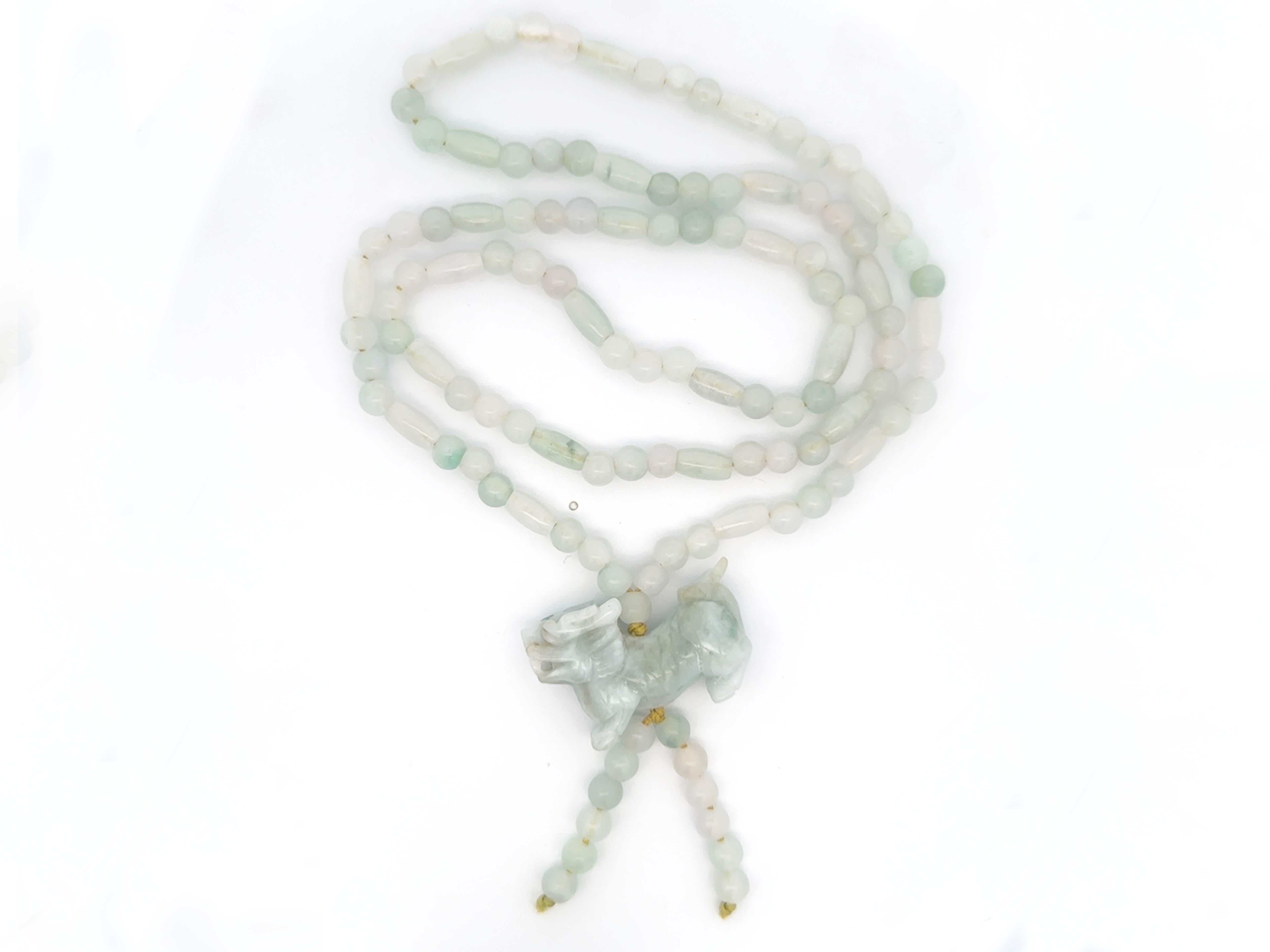 Collana di perle di giada verde chiaro di Phu Dog in vendita 3