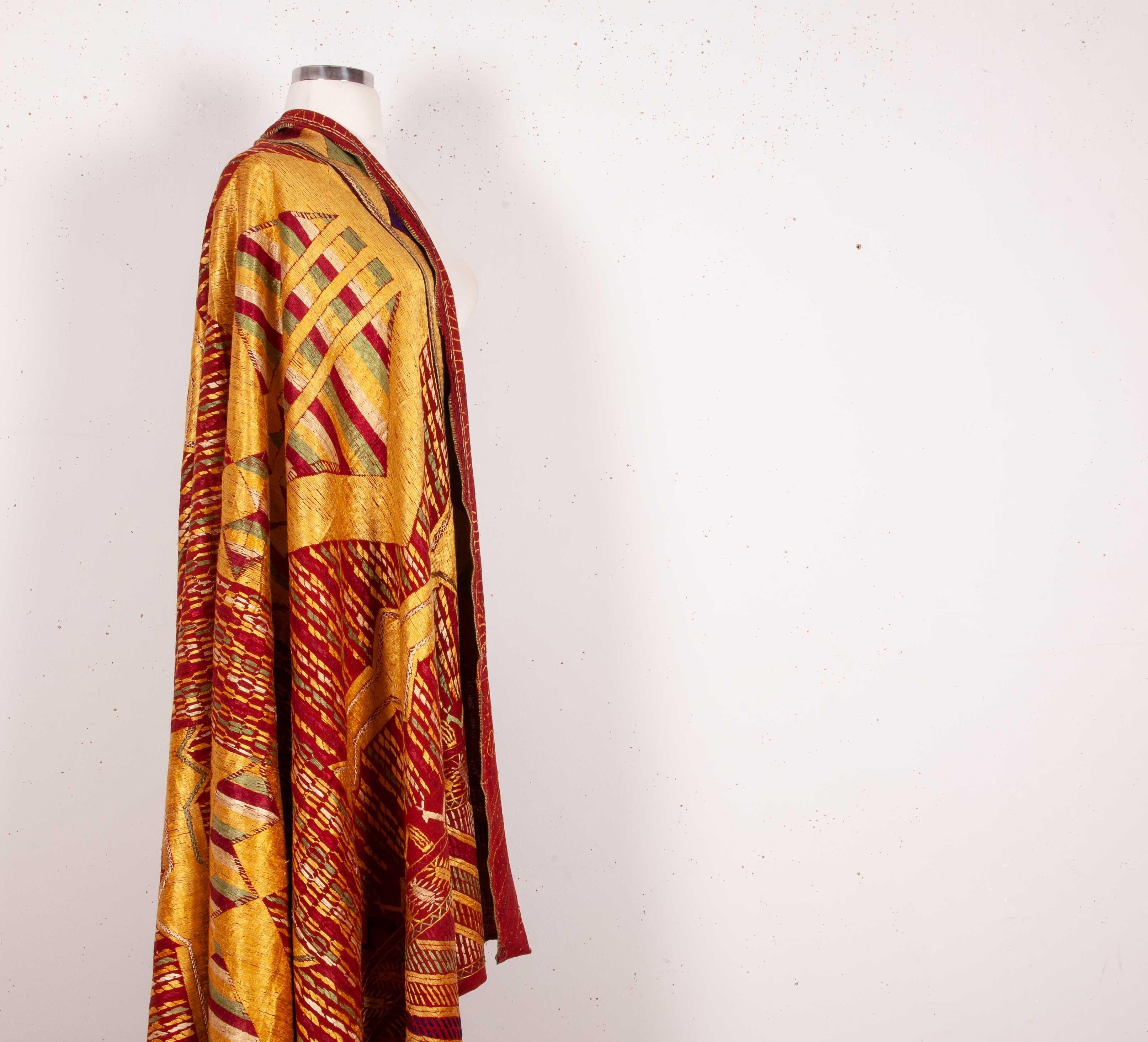 Phulkari Wedding Shawl, Silk Embroidery on Cotton, Early 20th Century 1