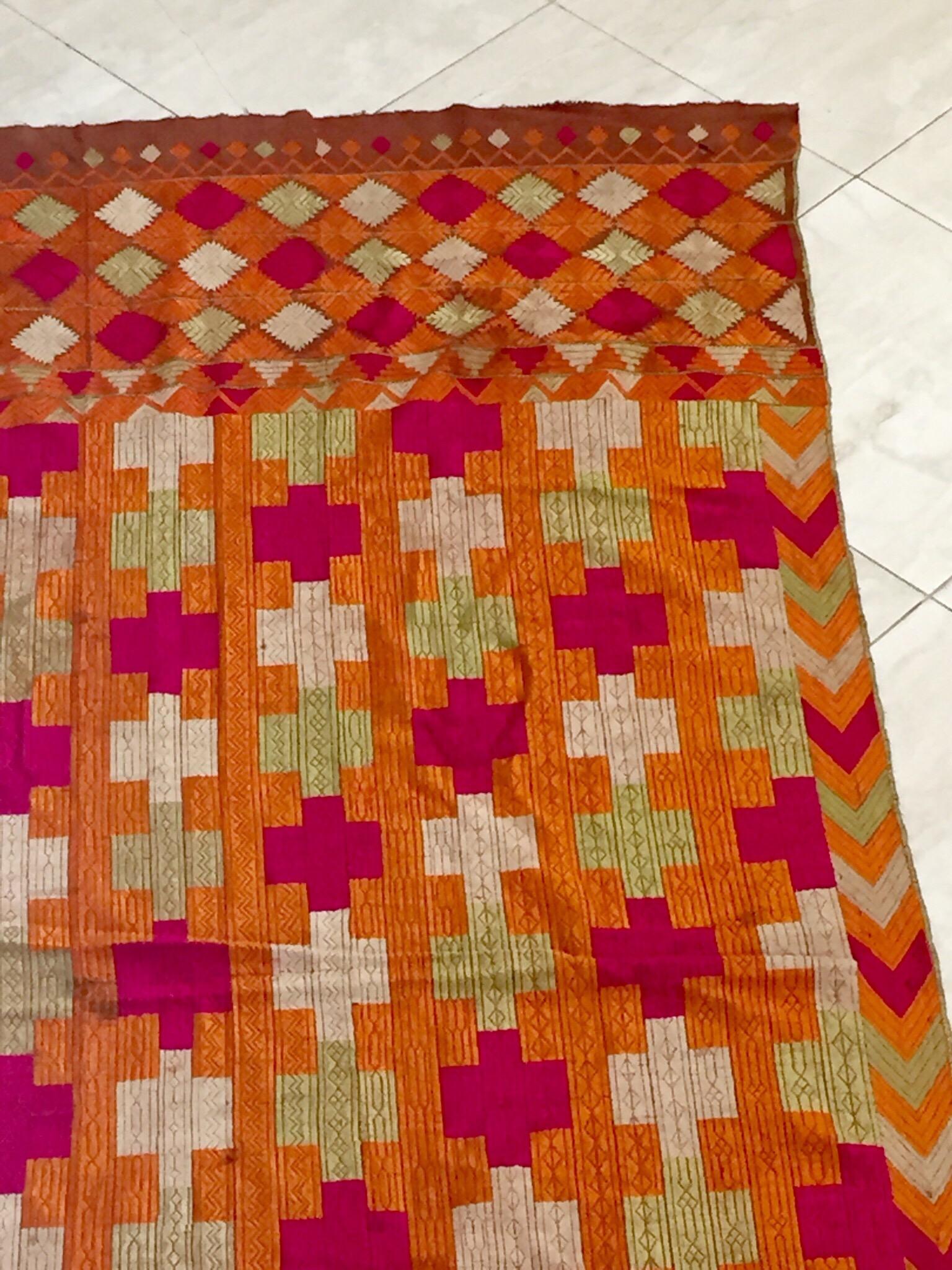 Antique Phulkari Bawan Bagh Wedding Shawl, Silk Embroidery Punjab India In Good Condition For Sale In North Hollywood, CA