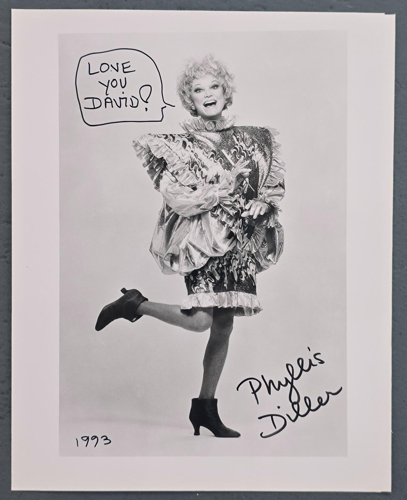Ti amo David! (20% DI SCONTO SUL PREZZO DI LISTINO) - Photograph di Phyllis Diller