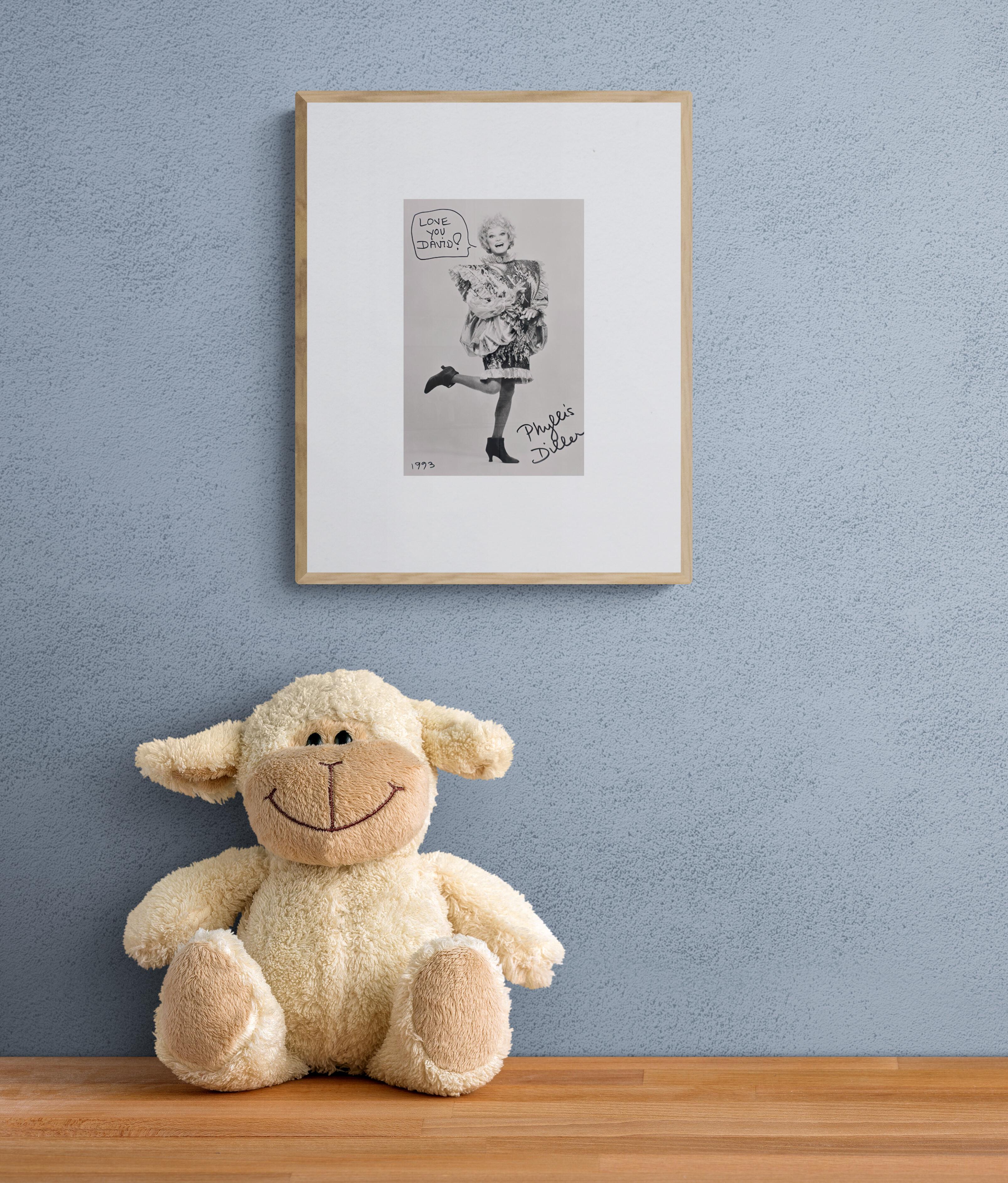 Ti amo David! (20% DI SCONTO SUL PREZZO DI LISTINO) - Portrait Photograph Grigio di Phyllis Diller