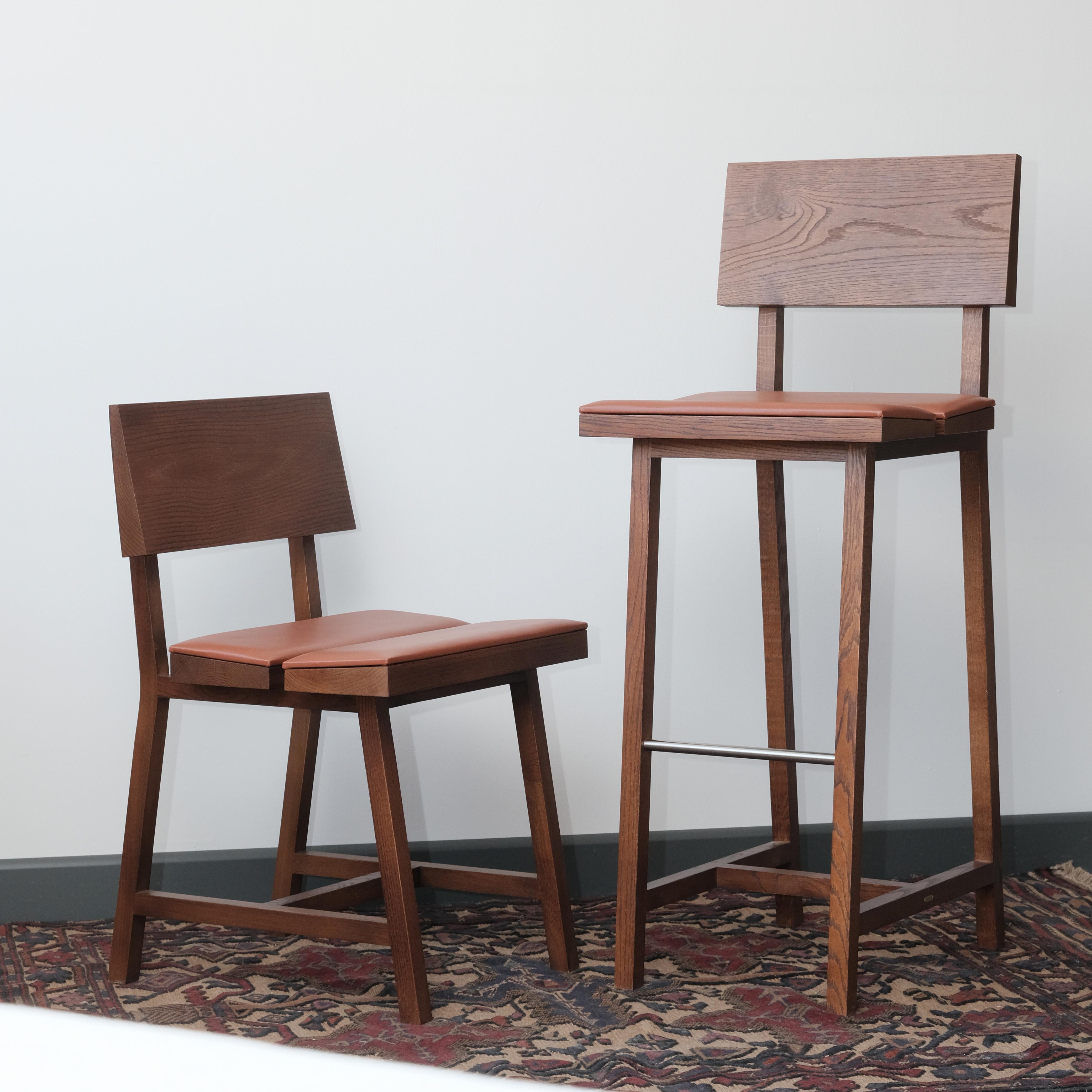 PI Barsessel, Rückenlehne aus Eiche, gepolstert (Moderne) im Angebot