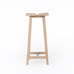 Taburete de bar PI, roble, alto, RAW, latón detallado