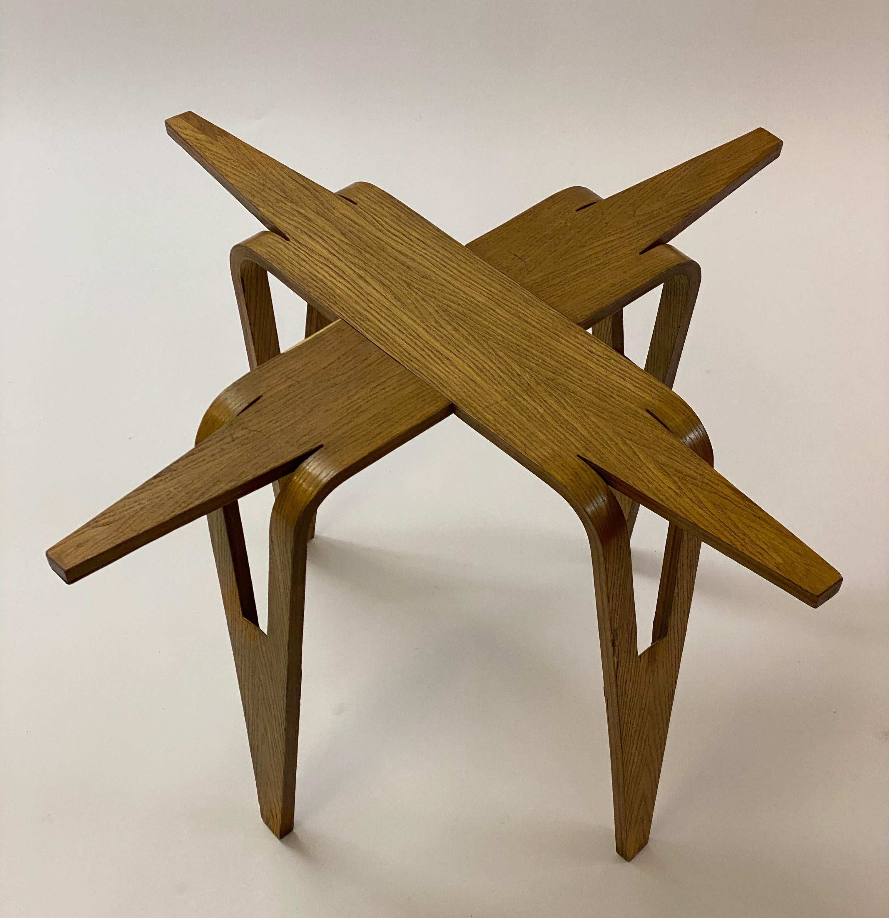 Pi Sarpaneva, a 'TF1' prototype coffee table by Ratti Company Monza 1958.

Provenance :
Lillo Mangano's collection.

Exhibitions:
Finn Form ( Piccolo Triennale ) exhibition Milan 1958.

Literature:
The prototype is illustrated in the book Design