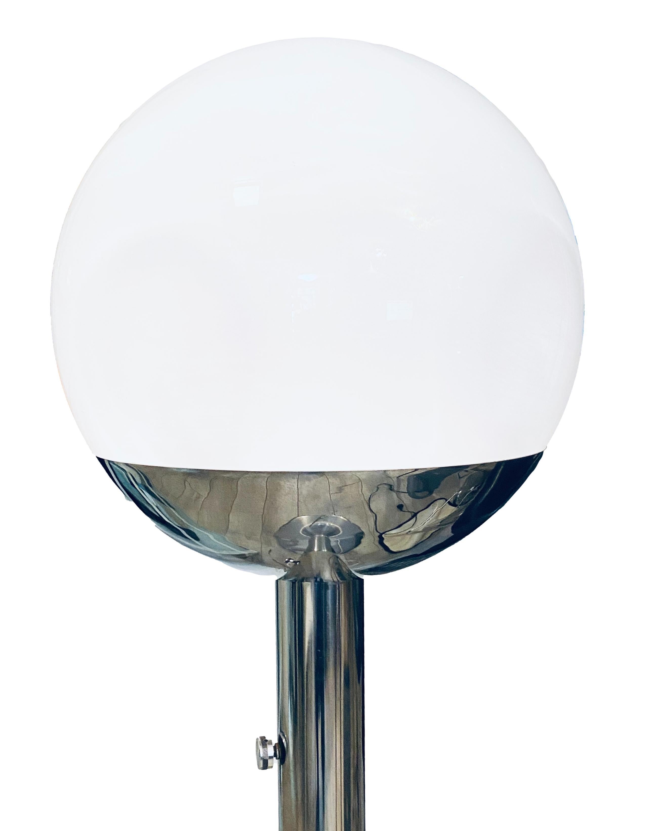 Mid-Century moderno Pia Guidetti Crippa per Luci Lampada da terra in vetro e cromo italiana Mod.P428, 1970 in vendita