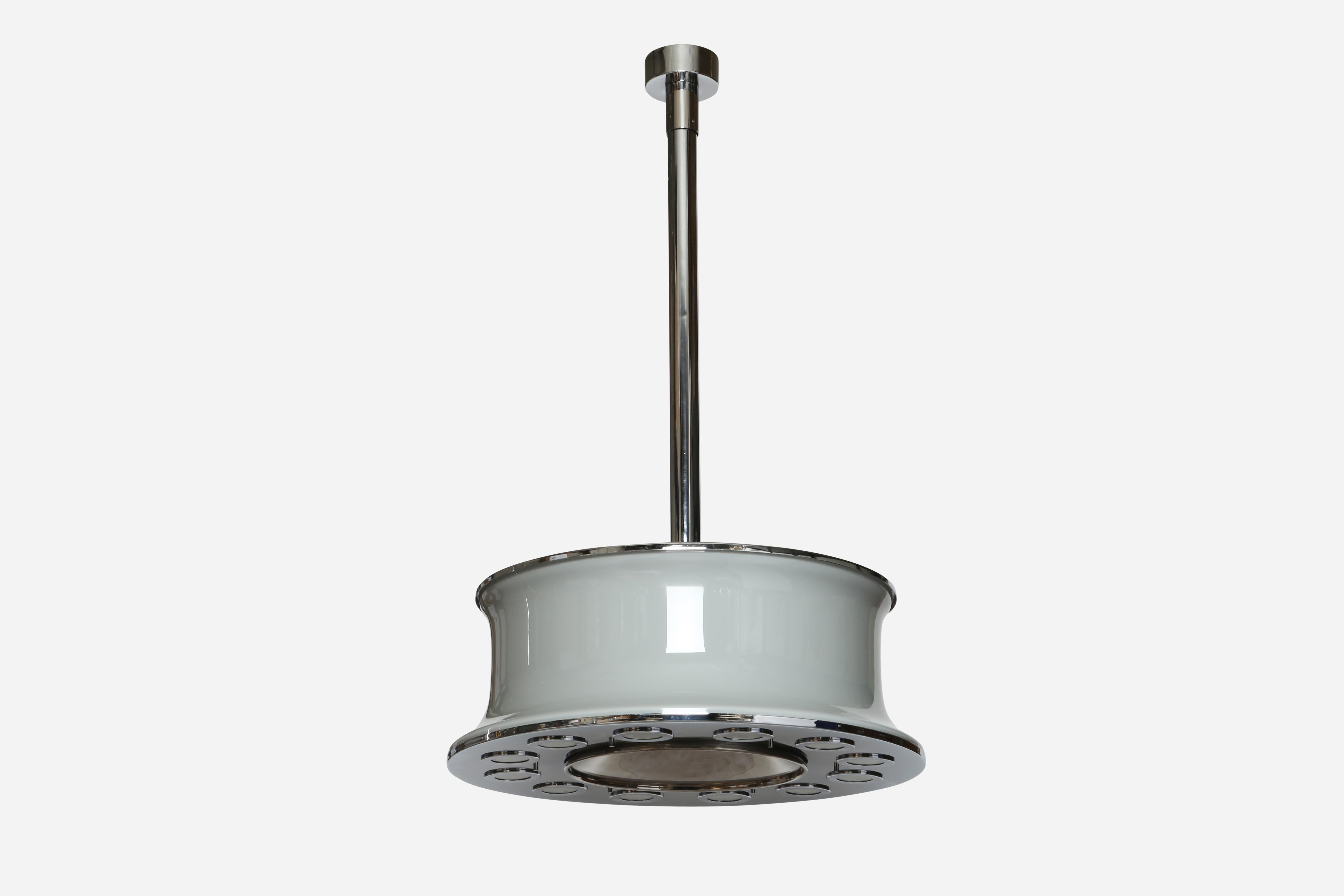 Pia Guidetti Crippa for Lumi ceiling pendant attributed.
Made in Italy, 1960s
Glass diffuser in light grey glass on the outside, white on the inside
Chrome plated metal.
Very rare, hard to find and impressive ceiling fixture.
Complimentary US