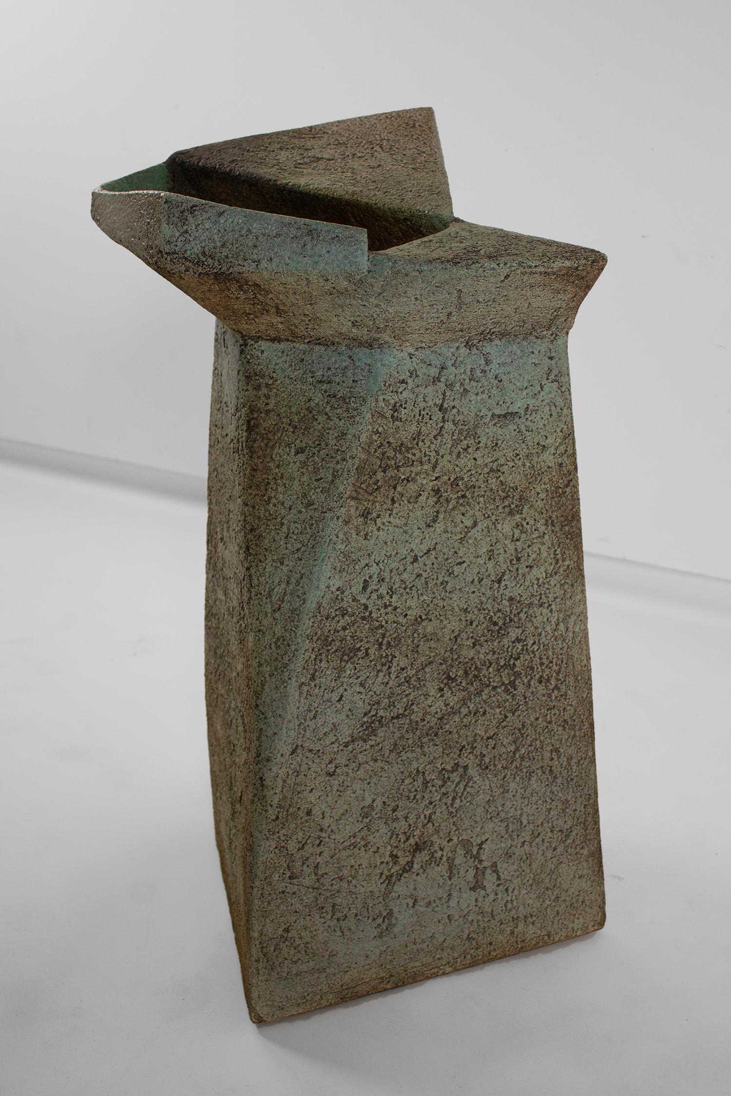 Vases en céramique Pia Manu Design brutal à facettes émaillé turquoise Échelle monumentale 2