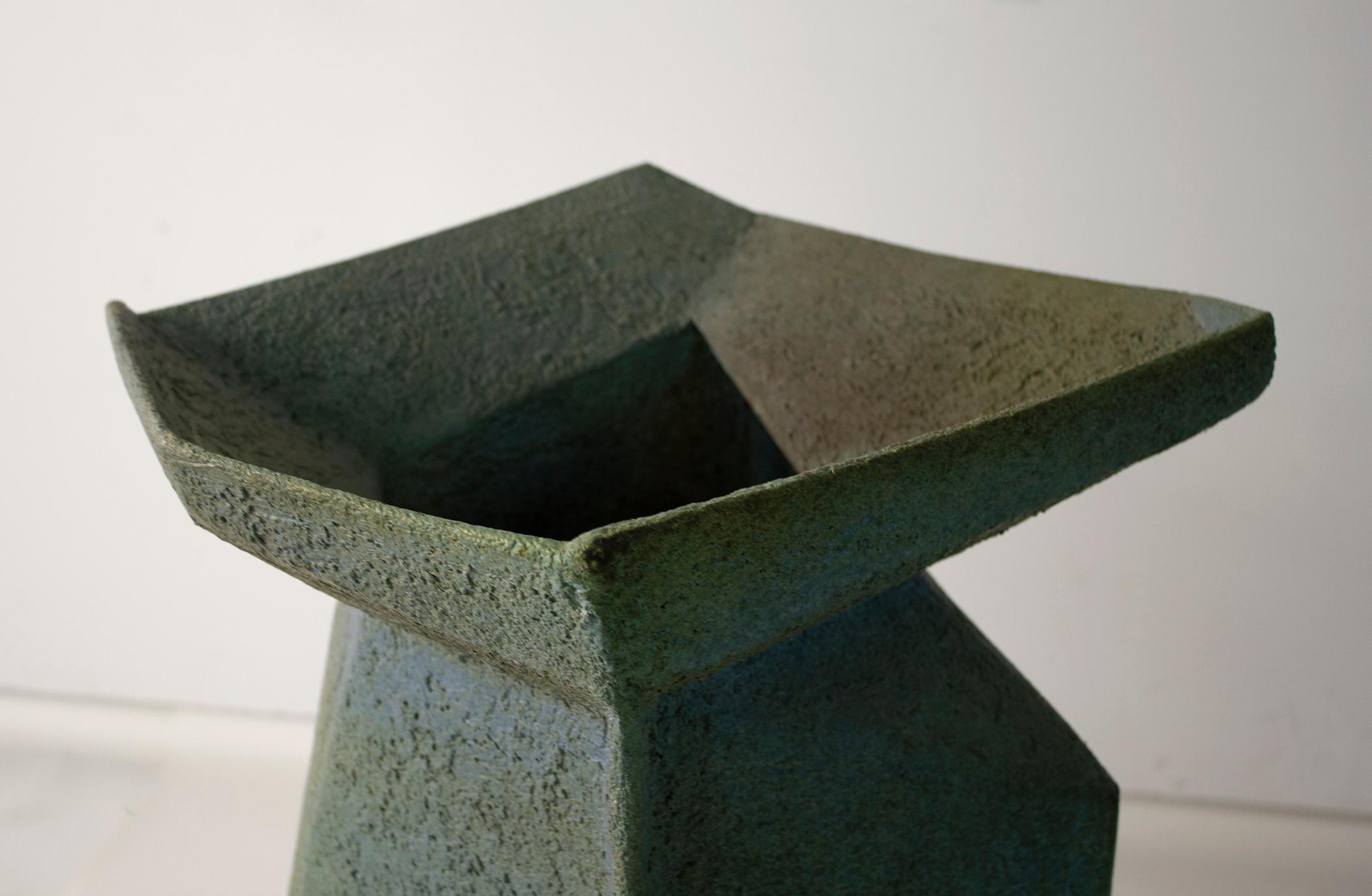 Vases en céramique Pia Manu Design brutal à facettes émaillé turquoise Échelle monumentale 5