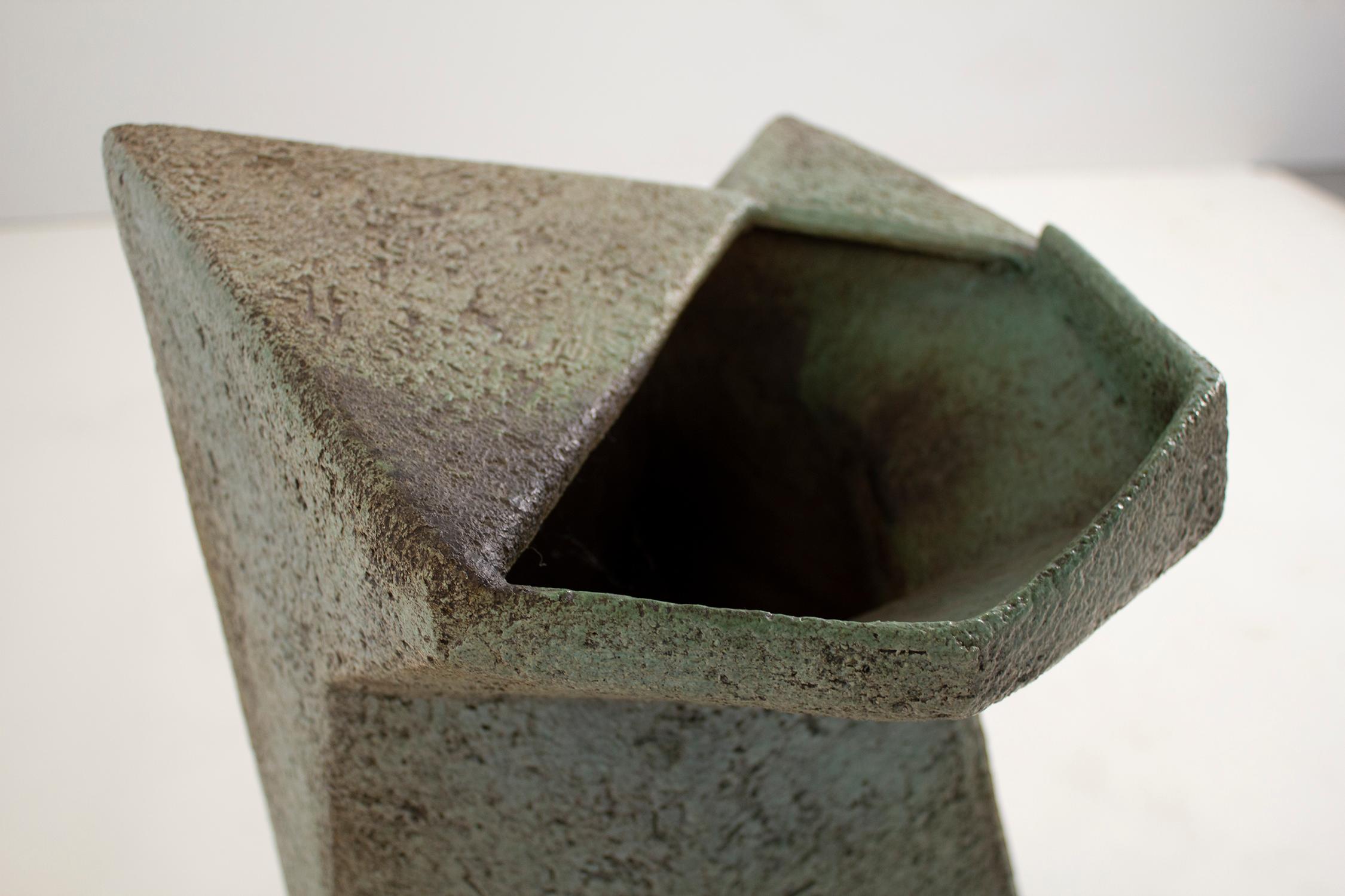 Vases en céramique Pia Manu Design brutal à facettes émaillé turquoise Échelle monumentale 8