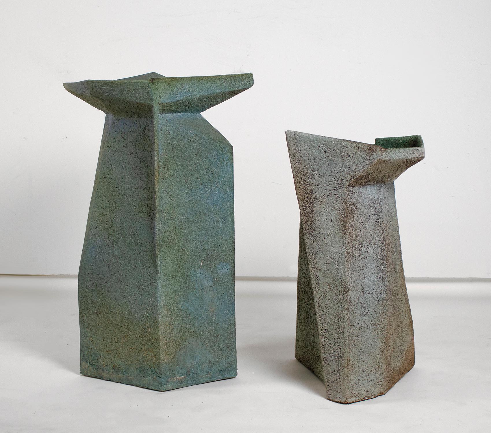 Brutalisme Vases en céramique Pia Manu Design brutal à facettes émaillé turquoise Échelle monumentale
