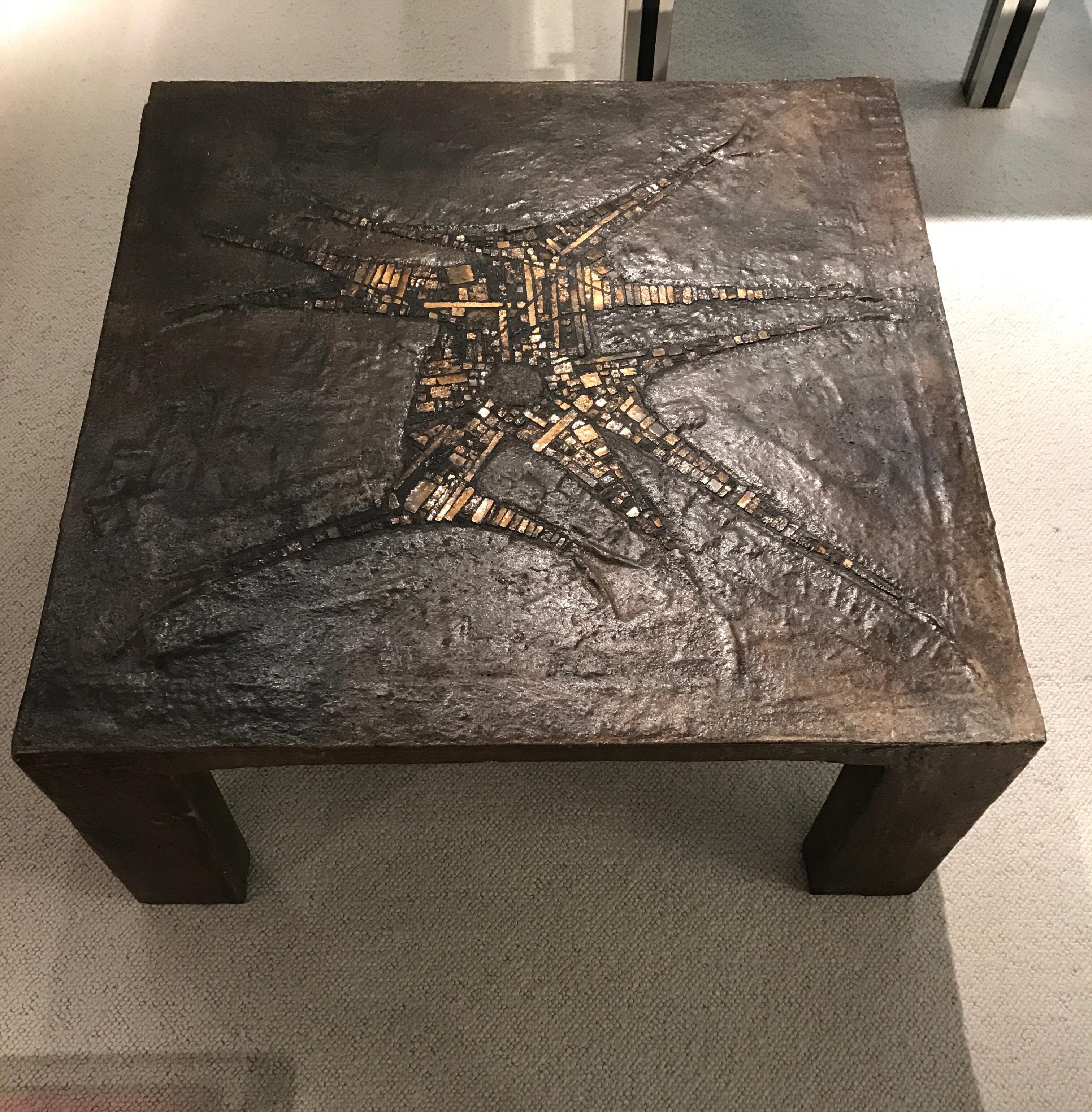 pia manu table