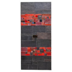 Mesa de centro grande Pia Manu para Ánfora, azulejos esmaltados en negro y rojo