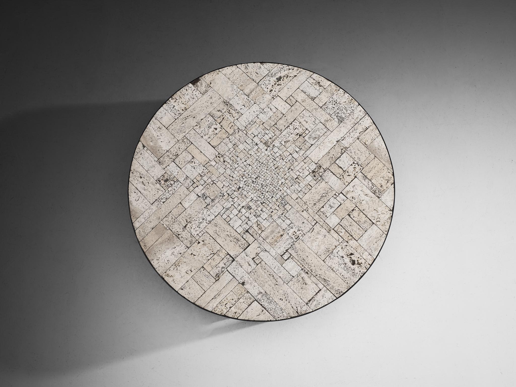 Mesa baja artesanal Pia Manu de travertino Belga en venta