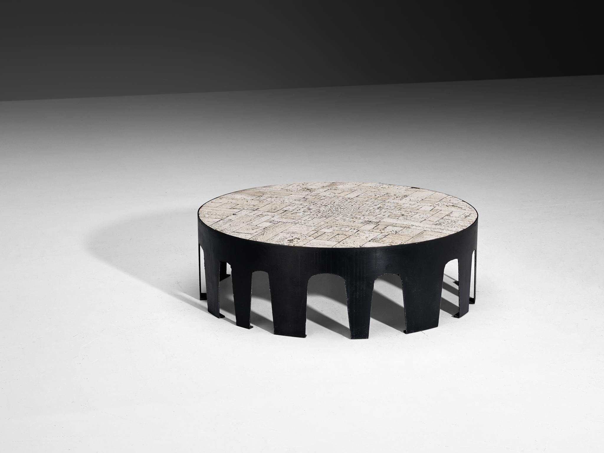Mesa baja artesanal Pia Manu de travertino en Bueno estado para la venta en Waalwijk, NL