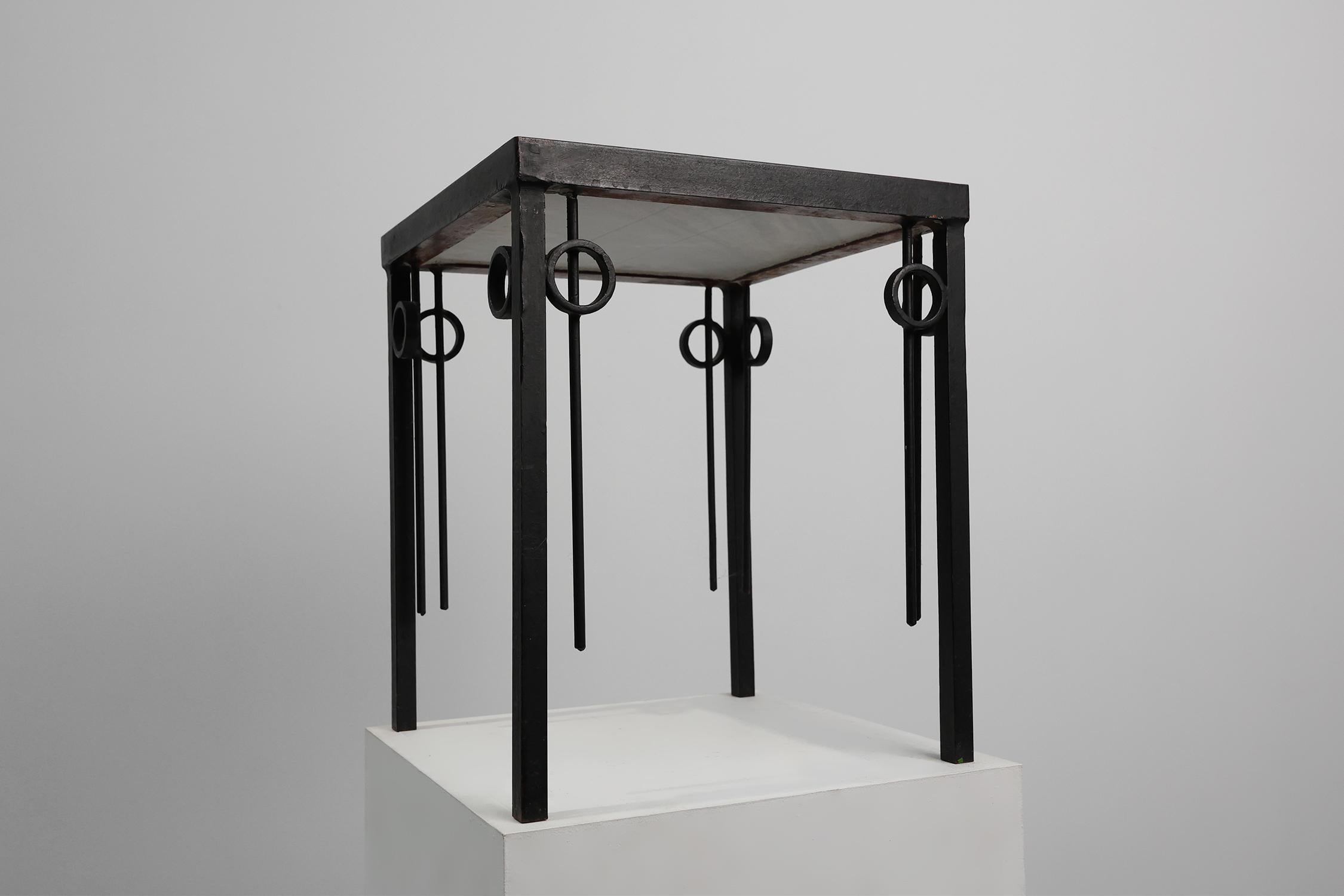 Table d'appoint carrée en fonte et marbre de Pia Manu, Belgique années 1960 en vente 3