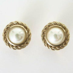 PIADORO Vintage gold-tone faux pearl circle baroque clip on earrings