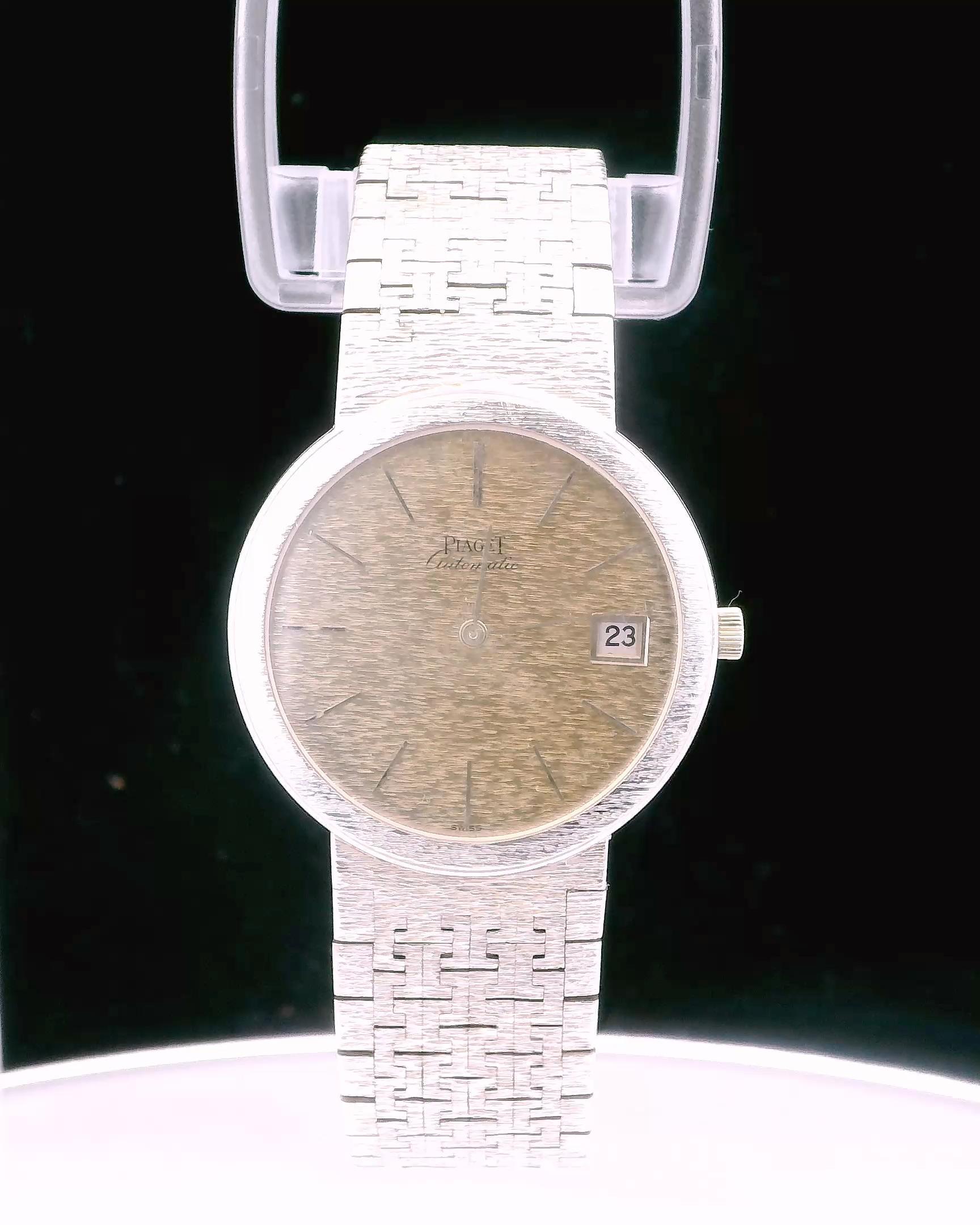Piaget 13311A6 Large White Gold Florentine Dial & Bracelet Pattern For Sale 5