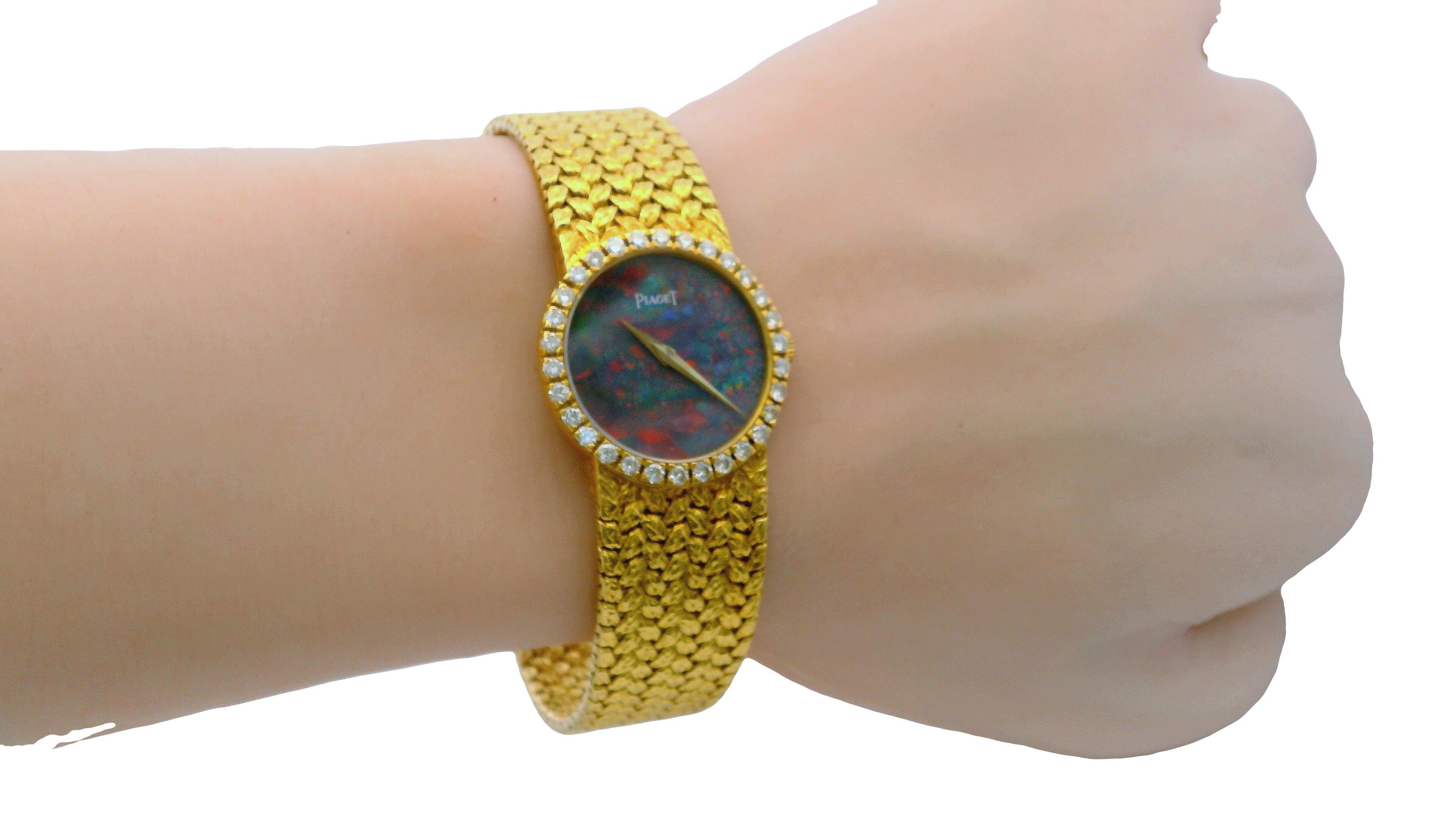 Piaget 15706 D2 Orologio da donna - Oro giallo 18 carati, lunetta di diamanti, quadrante opalino, quarzo in vendita 4