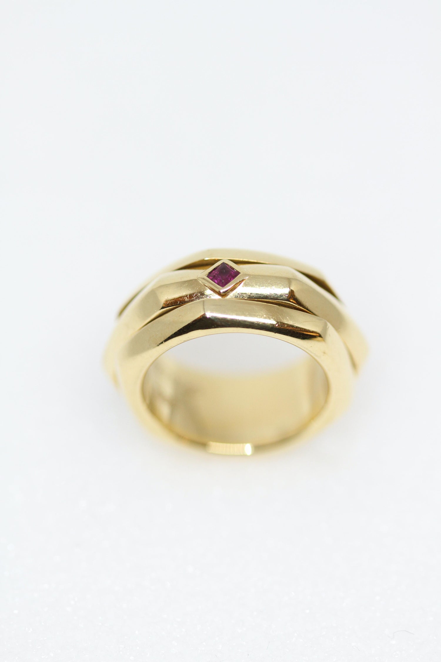 Piaget 18 Karat Yellow Gold and Ruby Possession Ring For Sale at 1stDibs